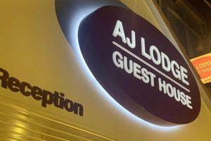 Alojamiento - AJ Lodge