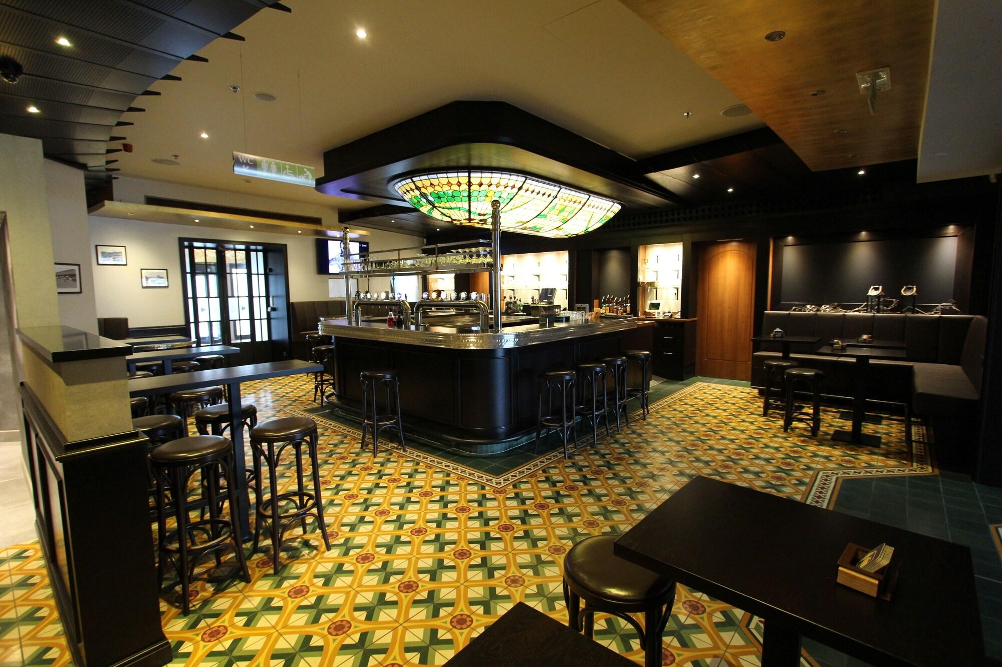 Bar/Salón Hotel Wemperhardt