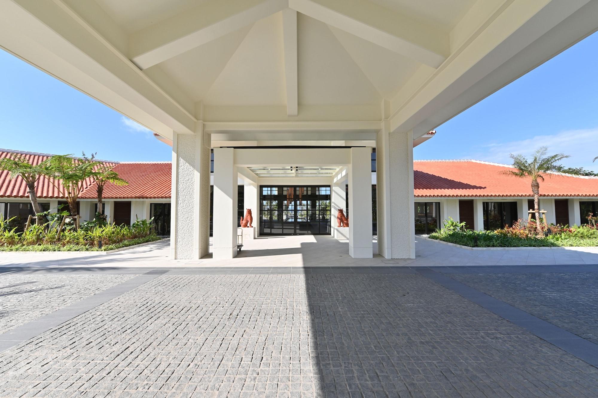 Vista Exterior Fusaki Beach Resort Hotel & Villas