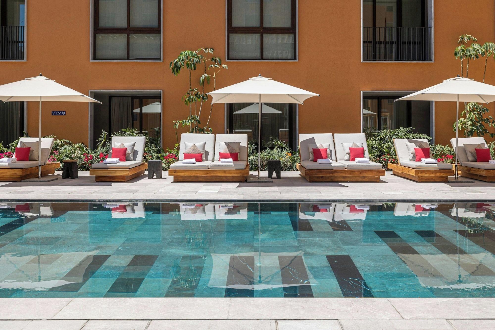 Vista Piscina Cleviá, San Miguel de Allende, Autograph Collection