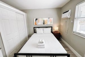 Alojamiento - Rustic by Stay Hospitality