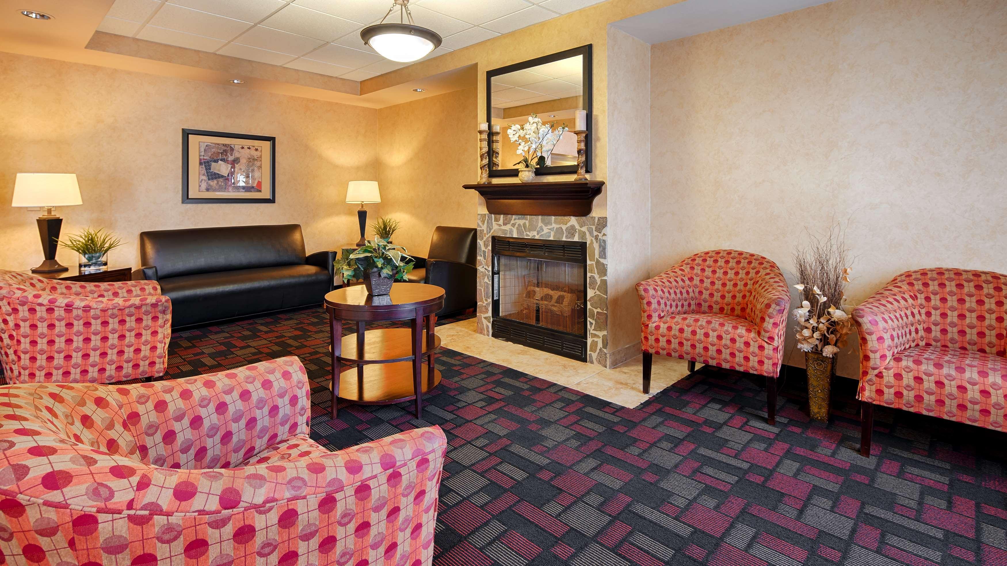 Vista Lobby City Express by Marriott Danville