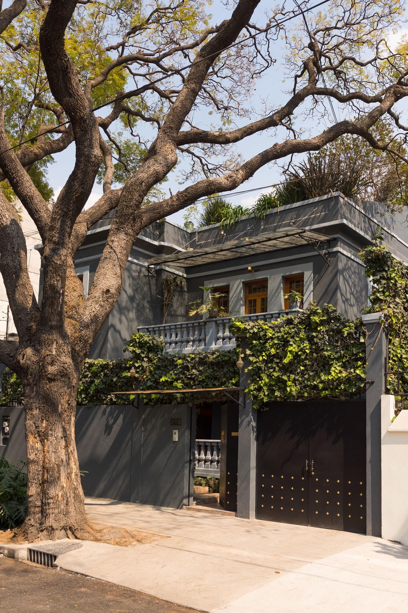 Varios Ignacia Guest House