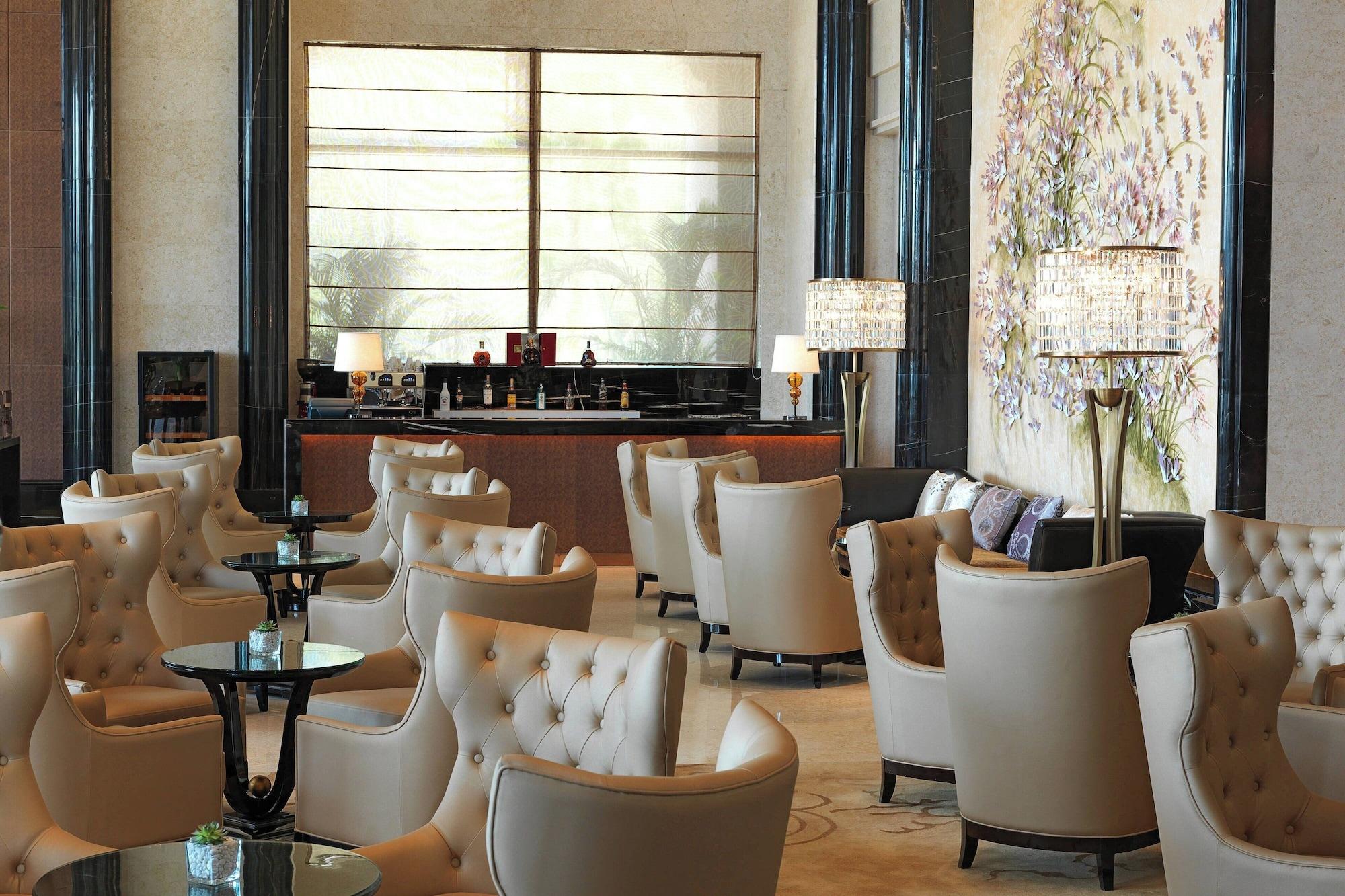 Vista Lobby Sheraton Shantou Hotel