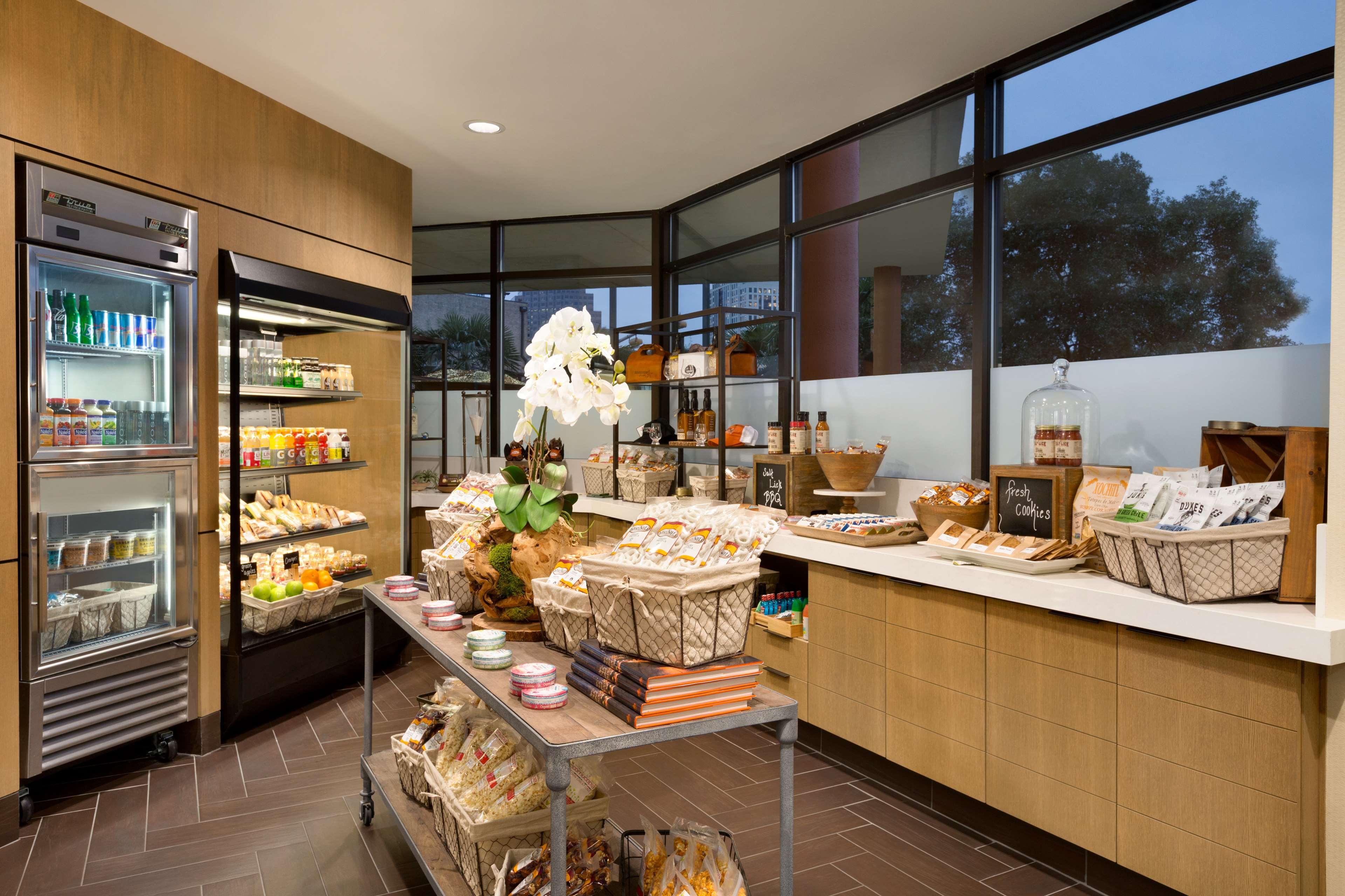 Restaurant Embassy Suites by Hilton Austin Downtown South Congress