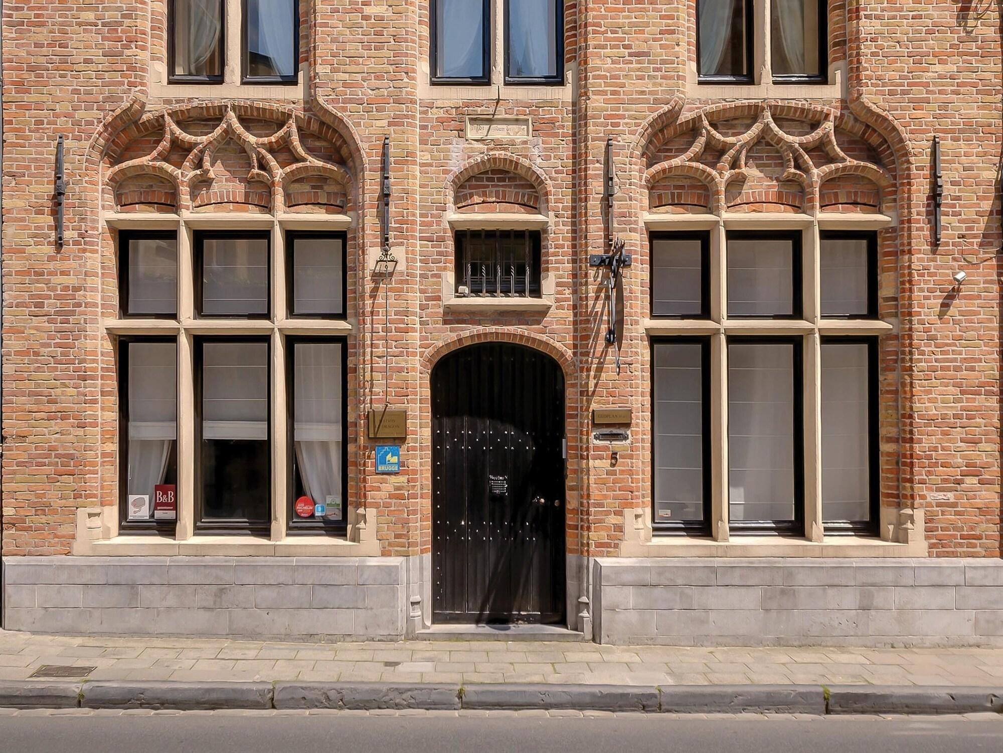 Varios Guesthouse Maison le Dragon
