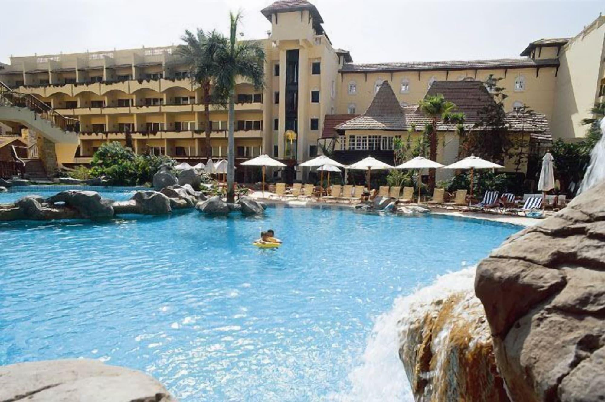 Vista Piscina Hotel Amarante Pyramids