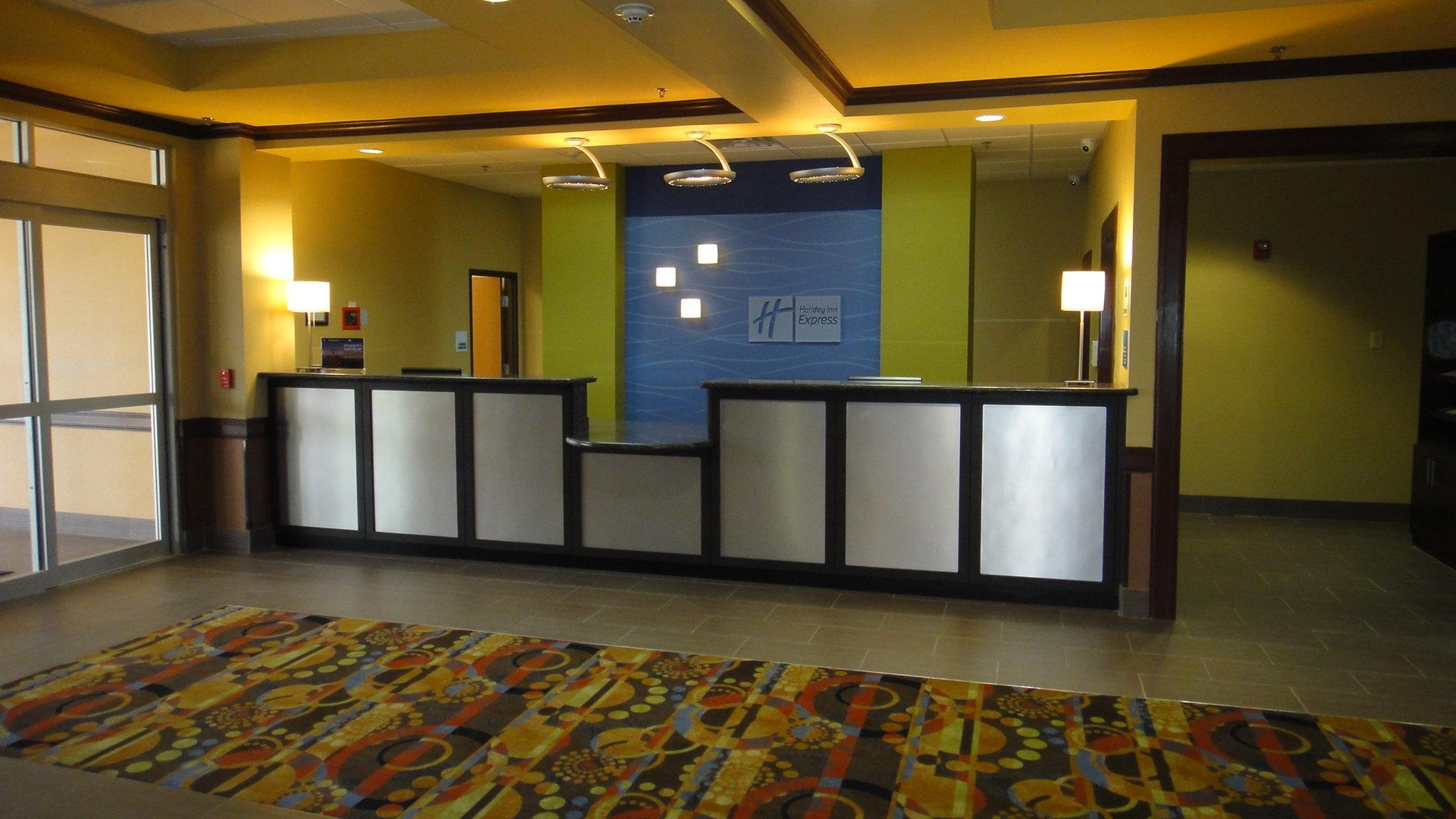 Vista Lobby Holiday Inn Express and Suites George West by IHG