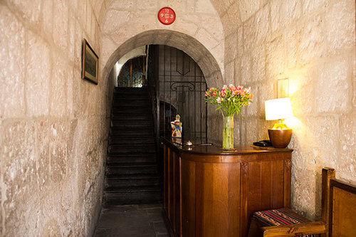Vista Lobby Hostal Saryris