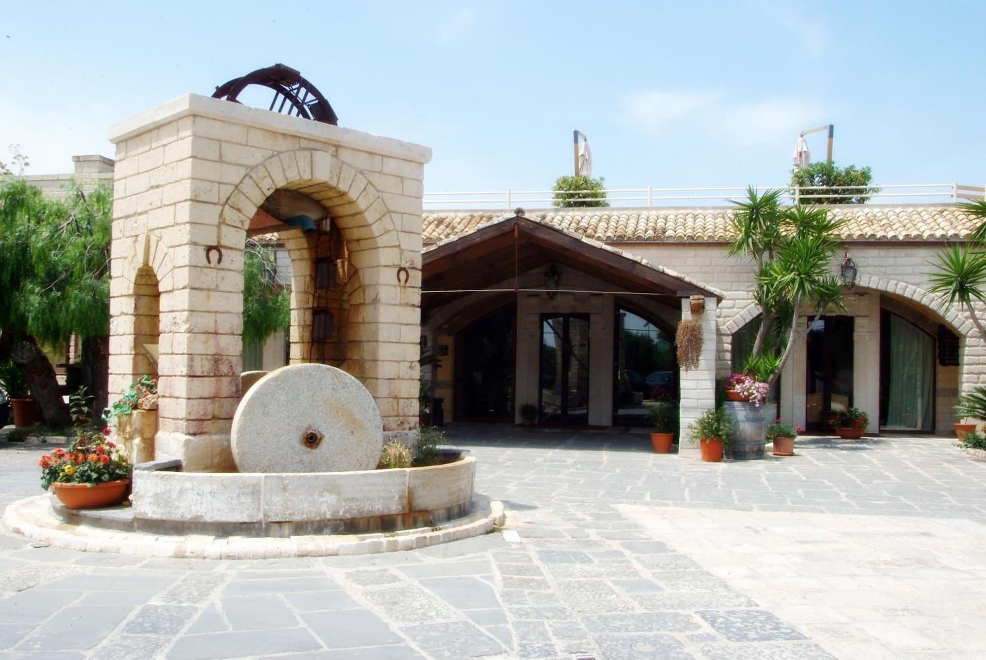 Vista Exterior UNAHOTELS Regina Bari
