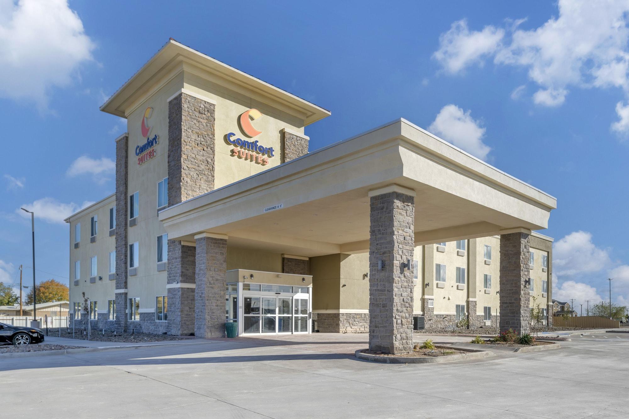 Vista Exterior Comfort Suites Pecos