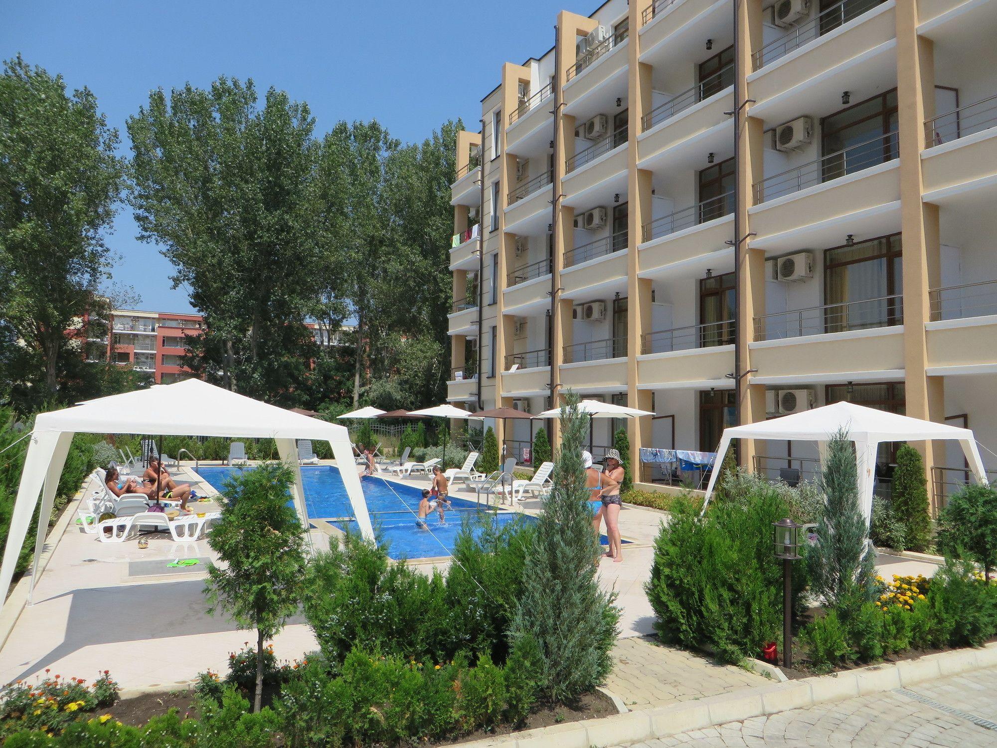Varios Saint Elena Apartcomplex