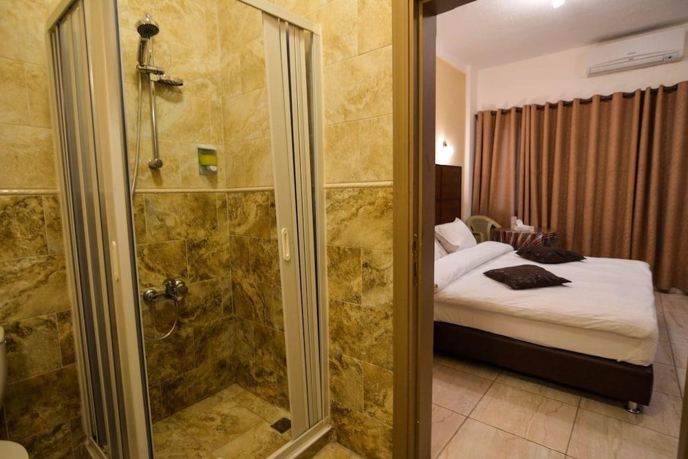 Equipamiento de Habitación Amir Palace Hotel- Aqaba