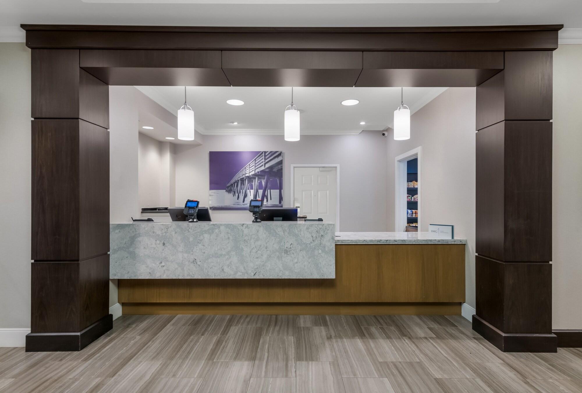 Vista Lobby Staybridge Suites Chesapeake by IHG