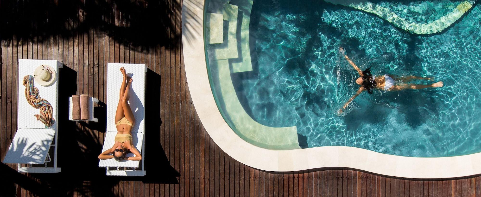 Varios Coast Boutique Apartments