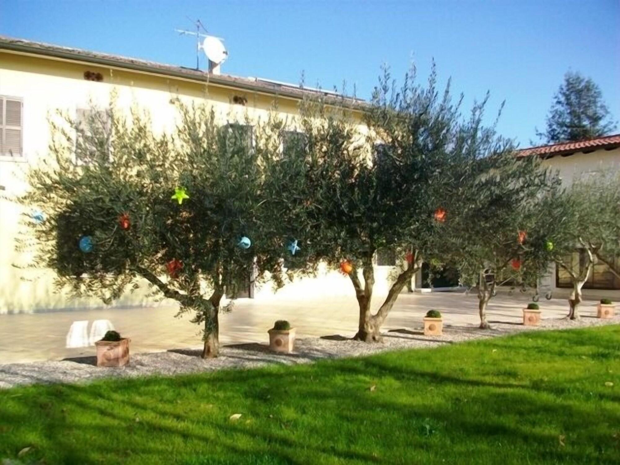 Vista Exterior Agriturismo Radamez