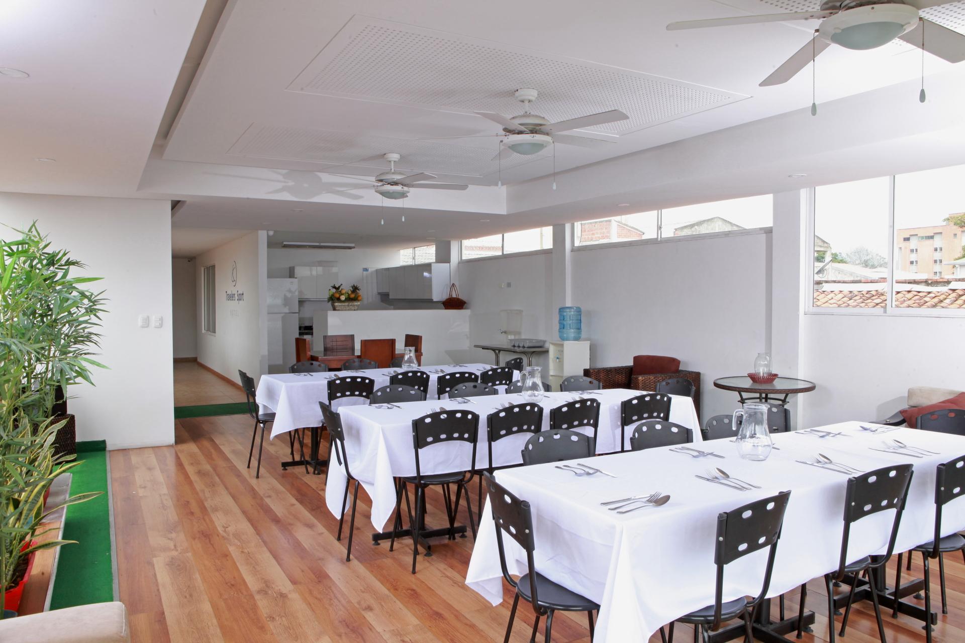 Restaurant Travelers Sport Hotel