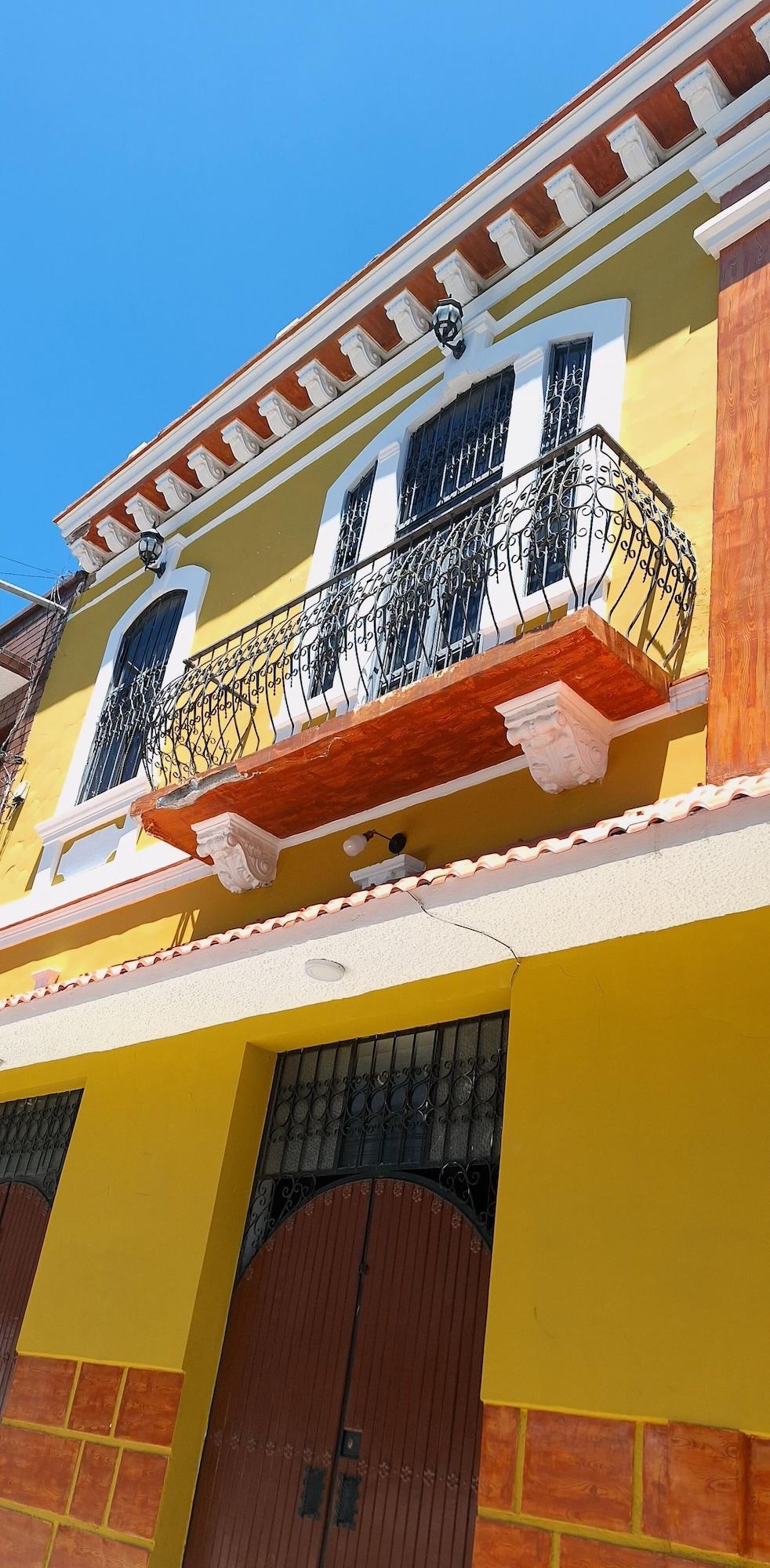 Vista Exterior Travel House