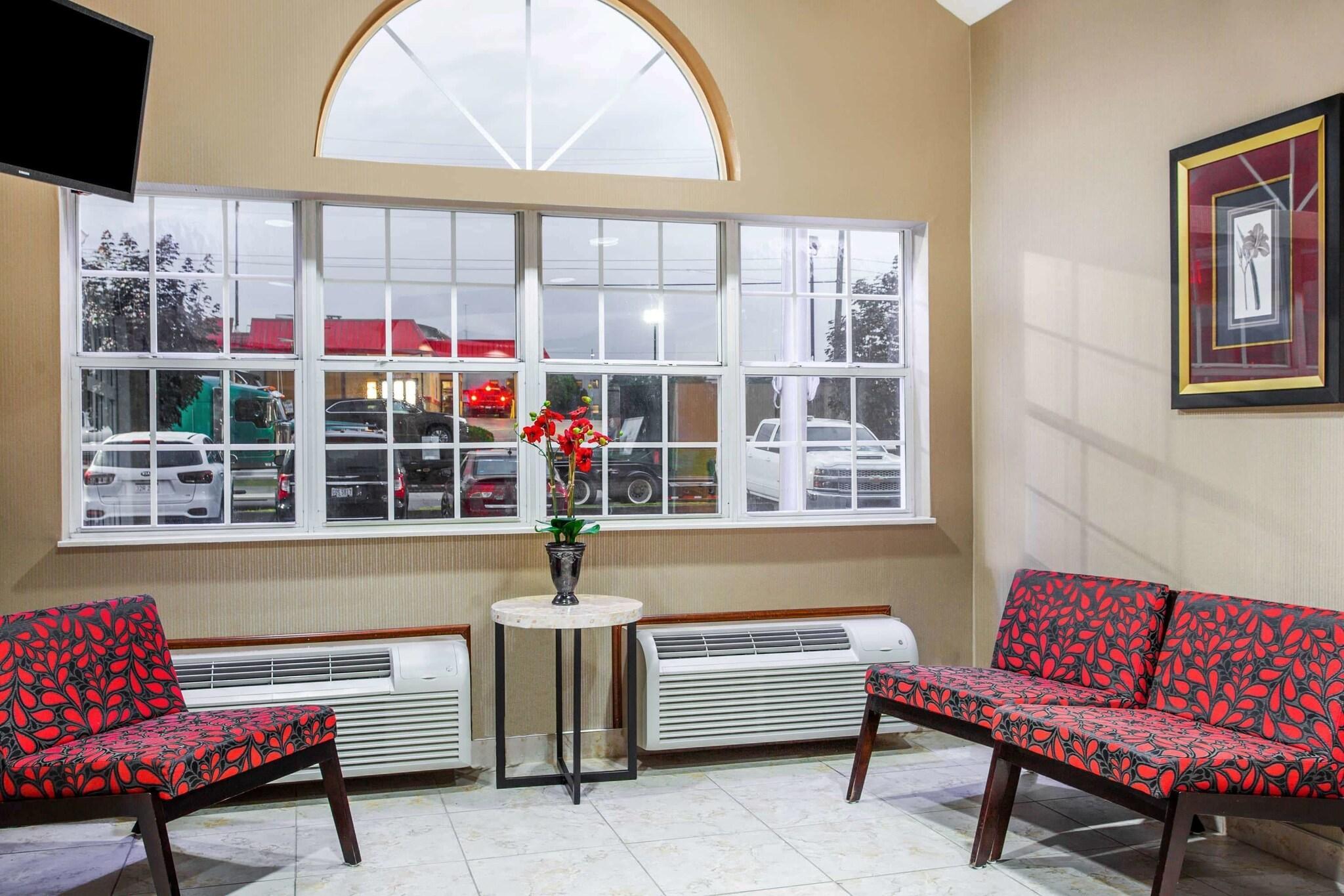 Vista Lobby Microtel Inn & Suites by Wyndham Charleston WV