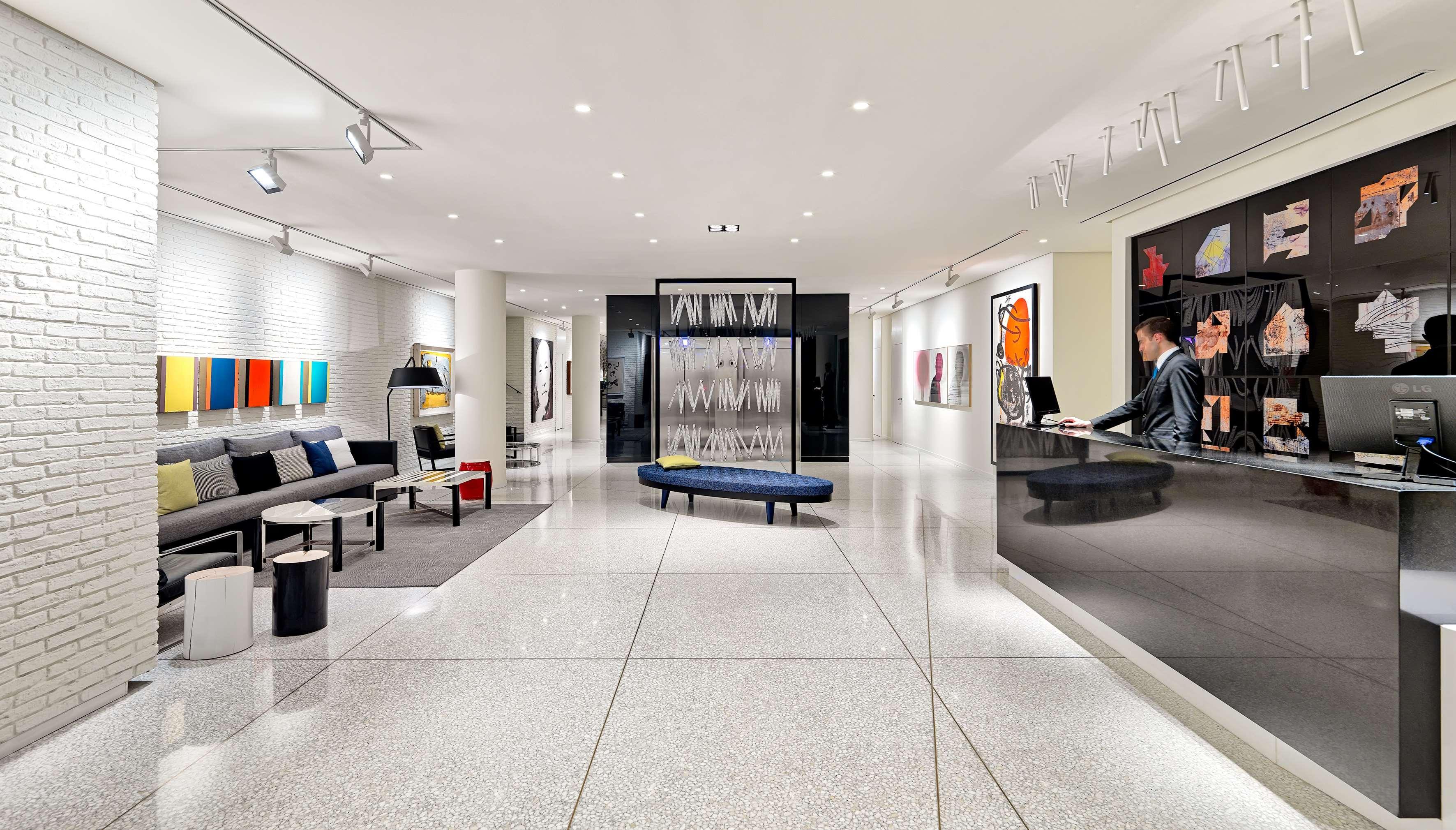 Vista Lobby H10 Art Gallery