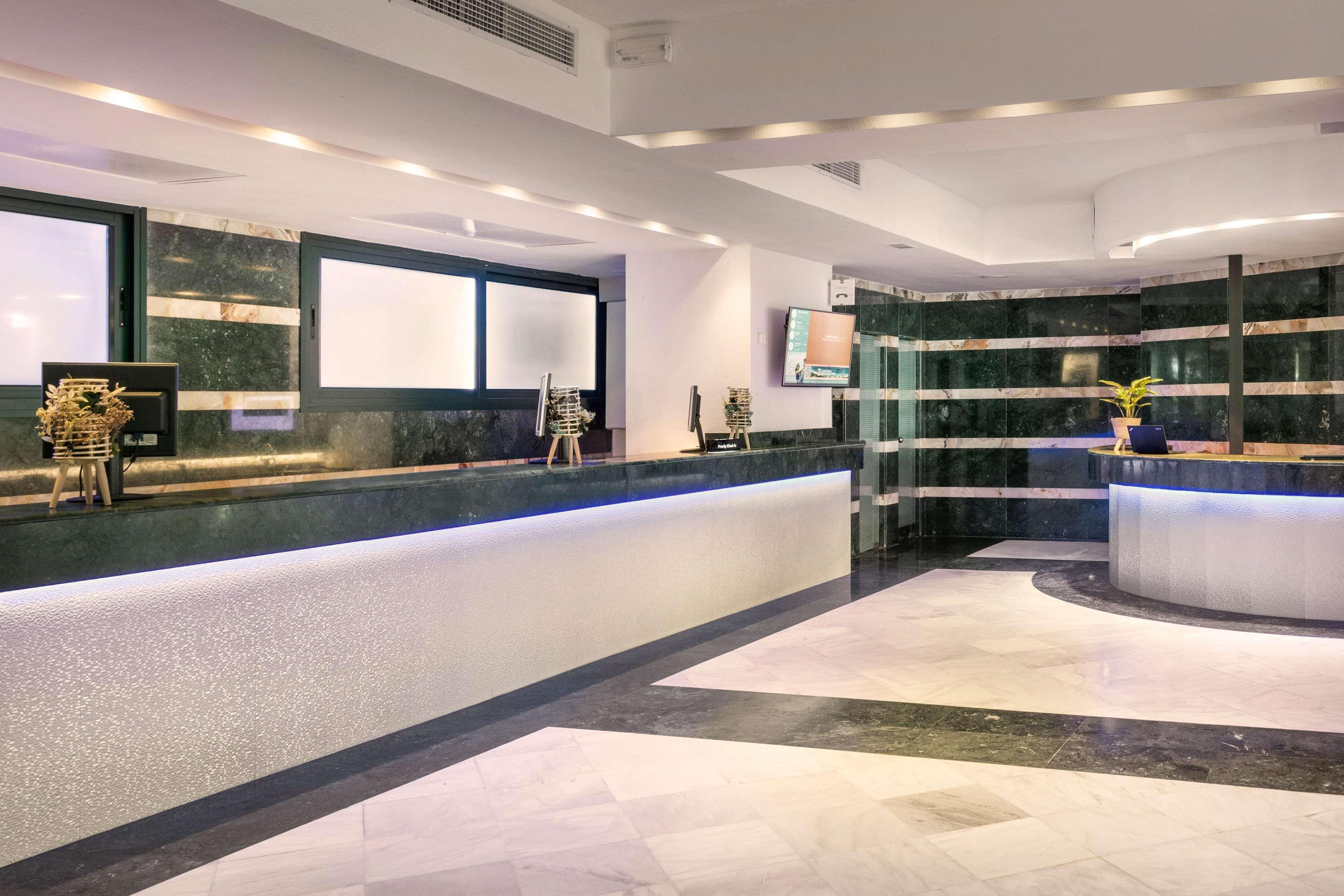 Vista Lobby Sol Milanos Pingüinos