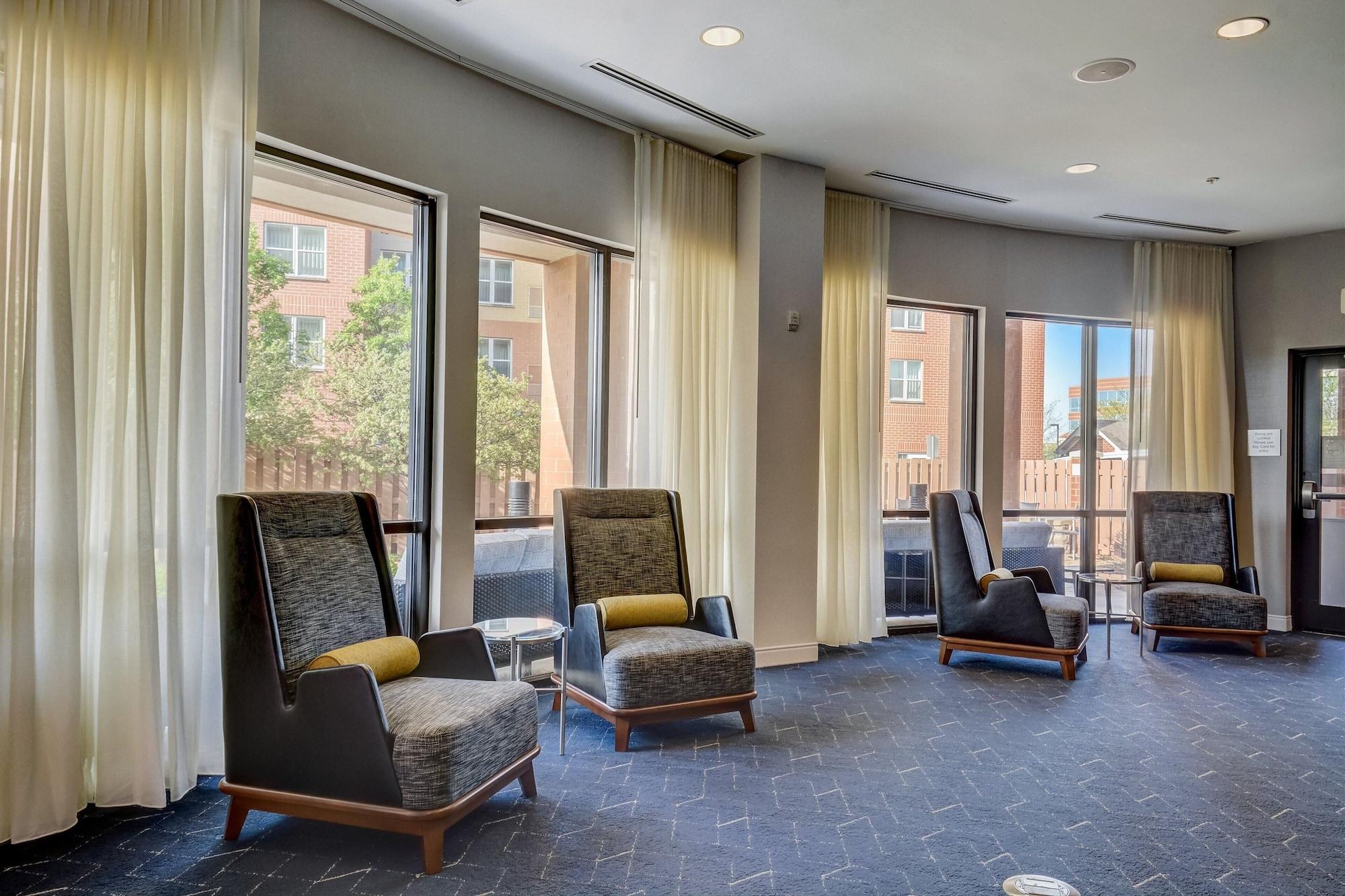 Vista Lobby Courtyard by Marriott Cincinnati North at Union Centre