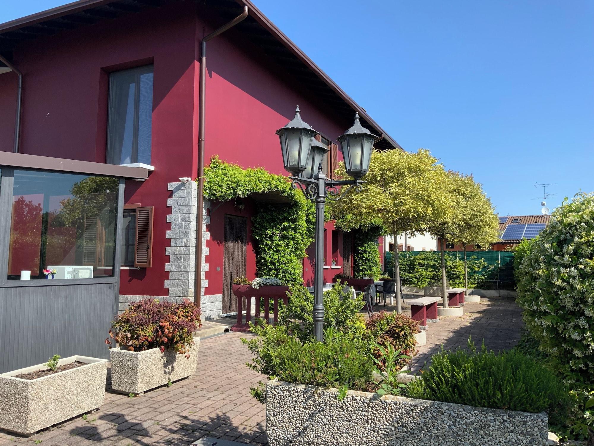Vista Exterior Villa Rosy B&B