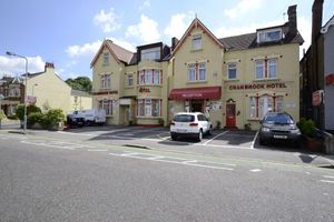 Alojamiento - Cranbrook Hotel
