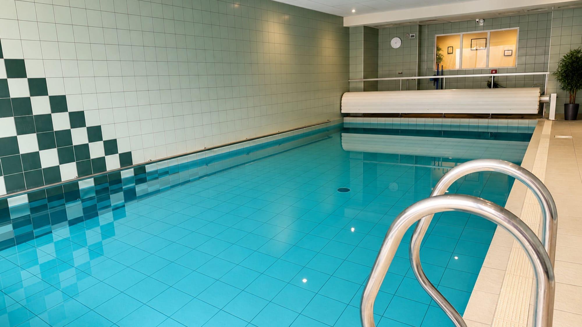 Vista Piscina ibis Styles Clermont Ferrand Sud La Pardieu