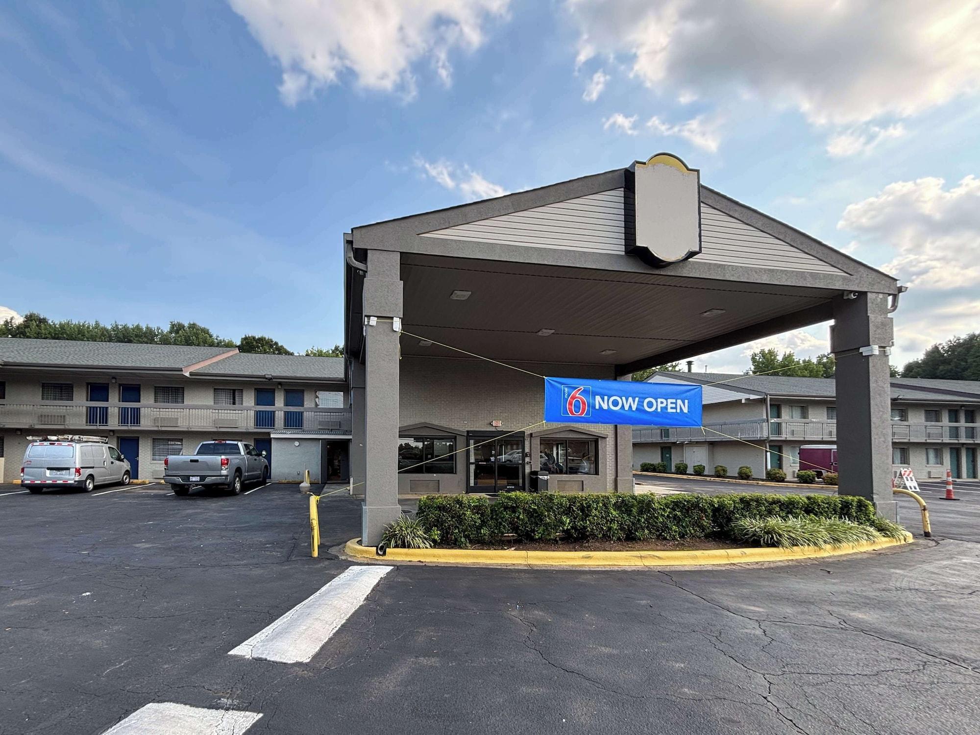 Varios Motel 6 Charlotte, NC - Northlake