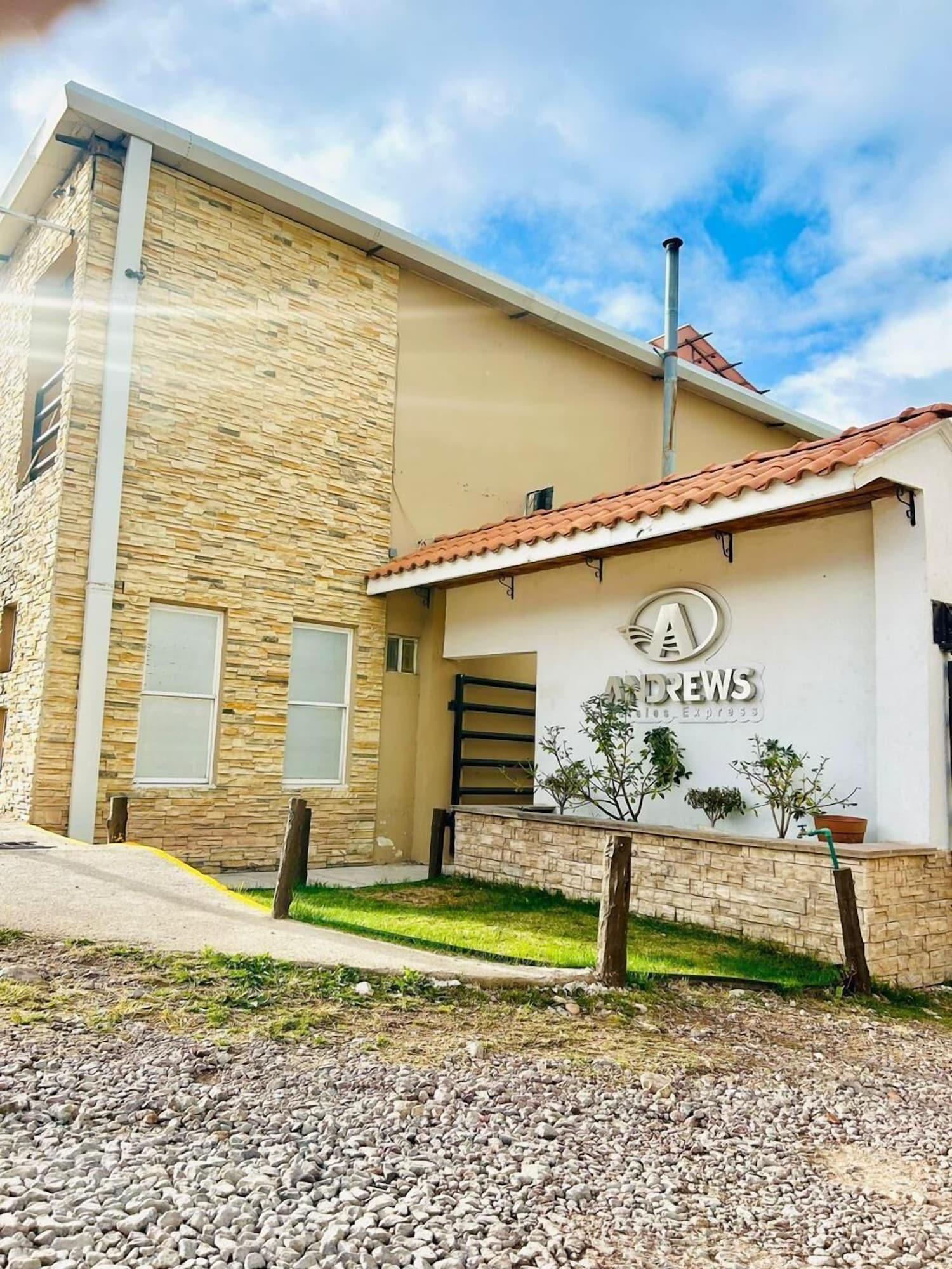 Vista Exterior Hotel Andrews Express