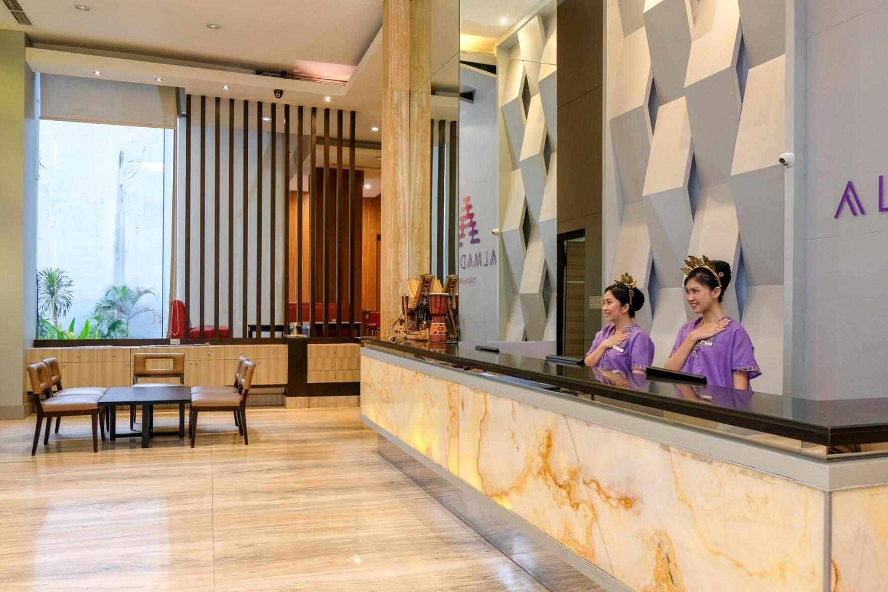 Vista Lobby Almadera Hotel Makassar