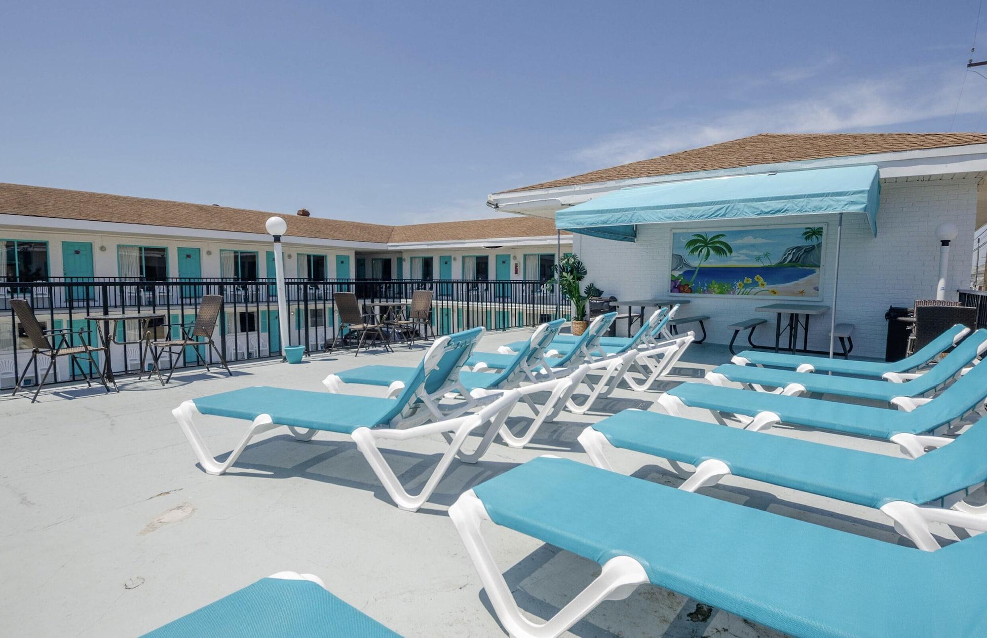 Varios Surf Comber Motel