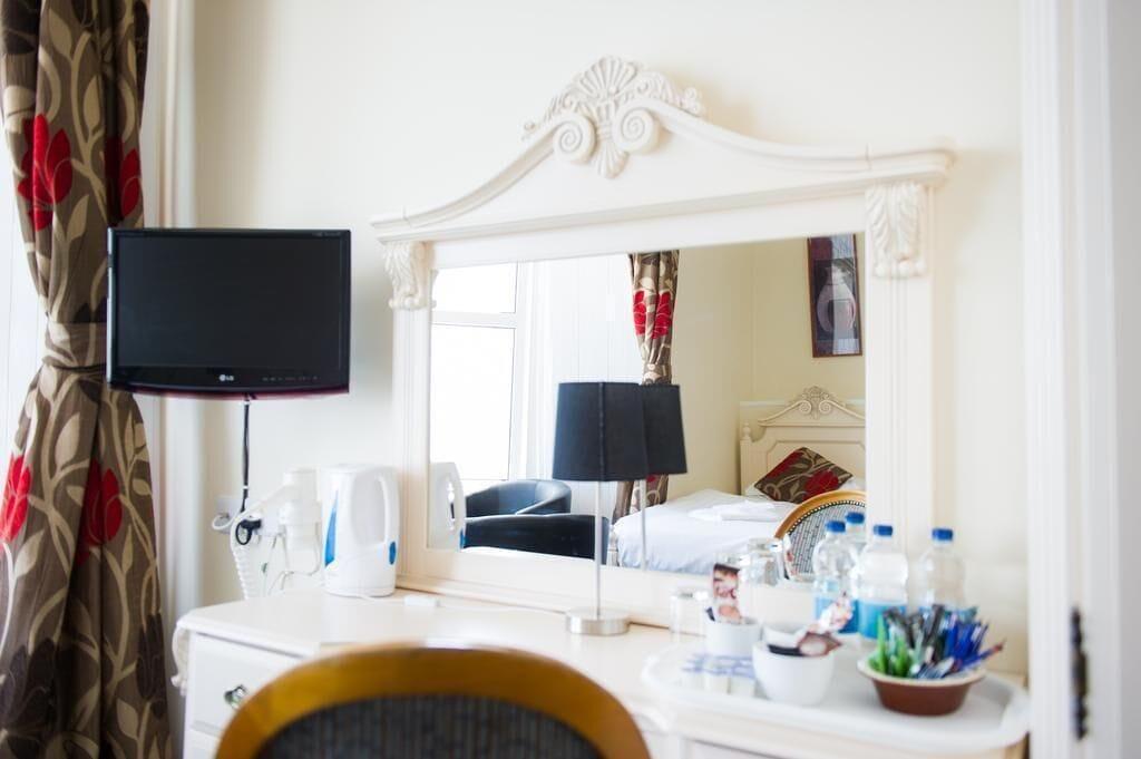 Set de Habitación Queensbridge Hotel