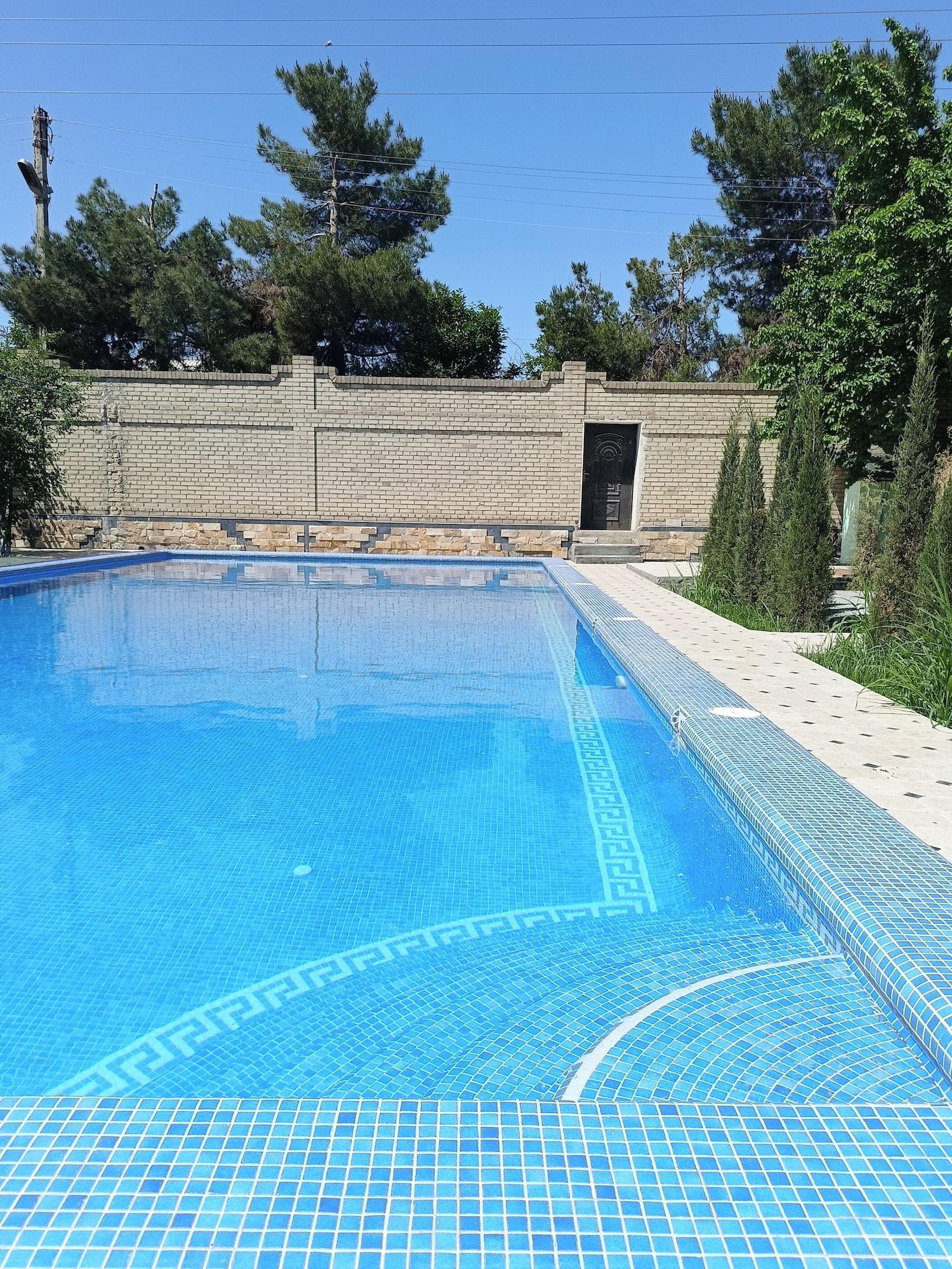 Restaurant May Weather