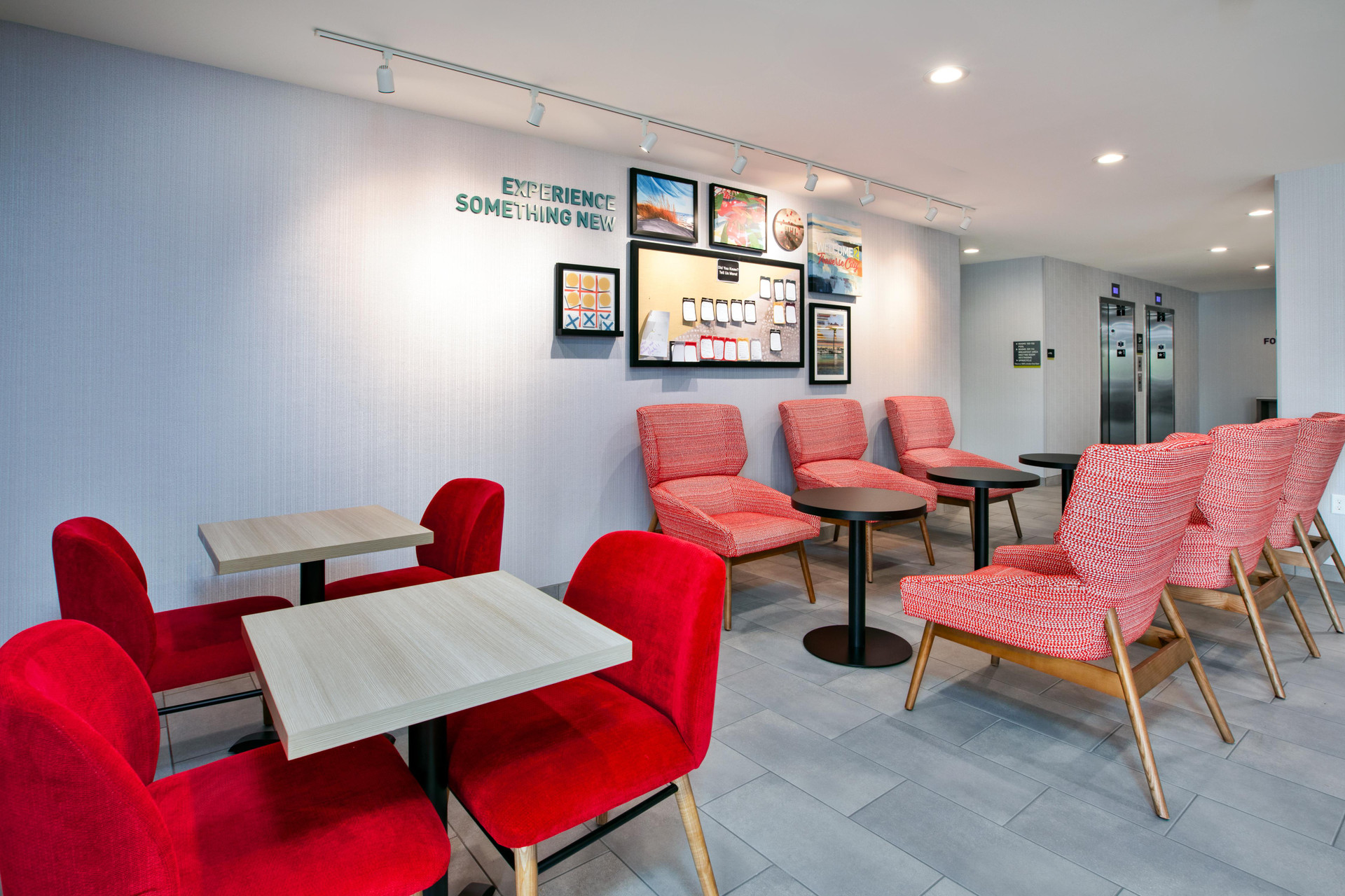 Vista Lobby Home2 Suites By Hilton Traverse City