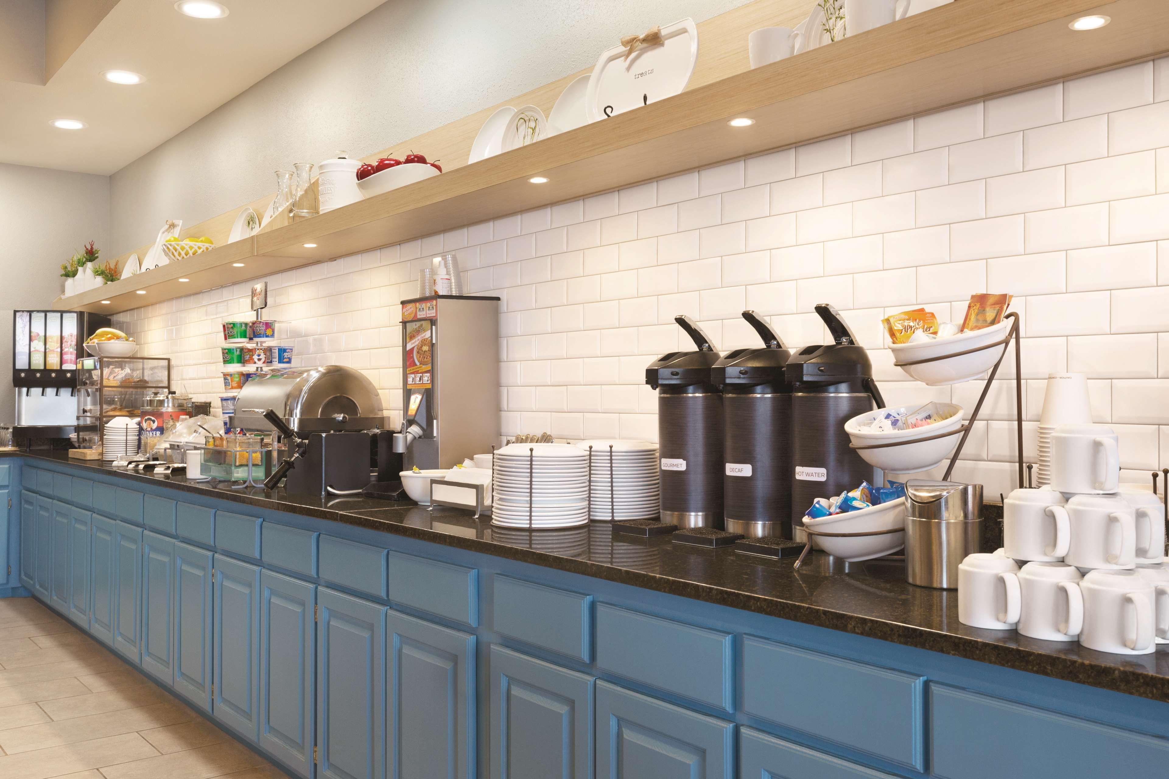 Restaurant Country Inn & Suites by Radisson, Billings, MT