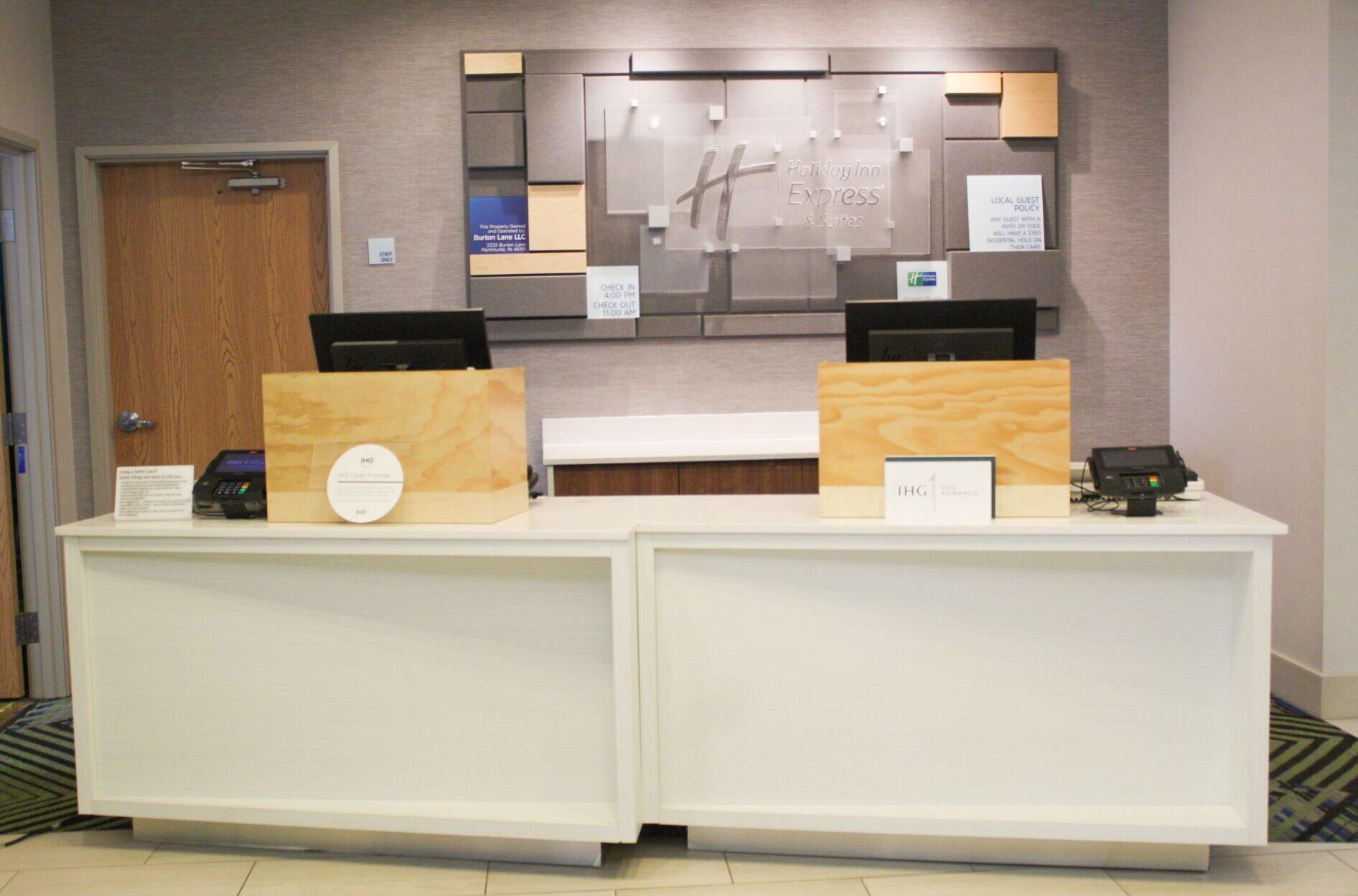 Vista Lobby Holiday Inn Express & Suites Martinsville by IHG
