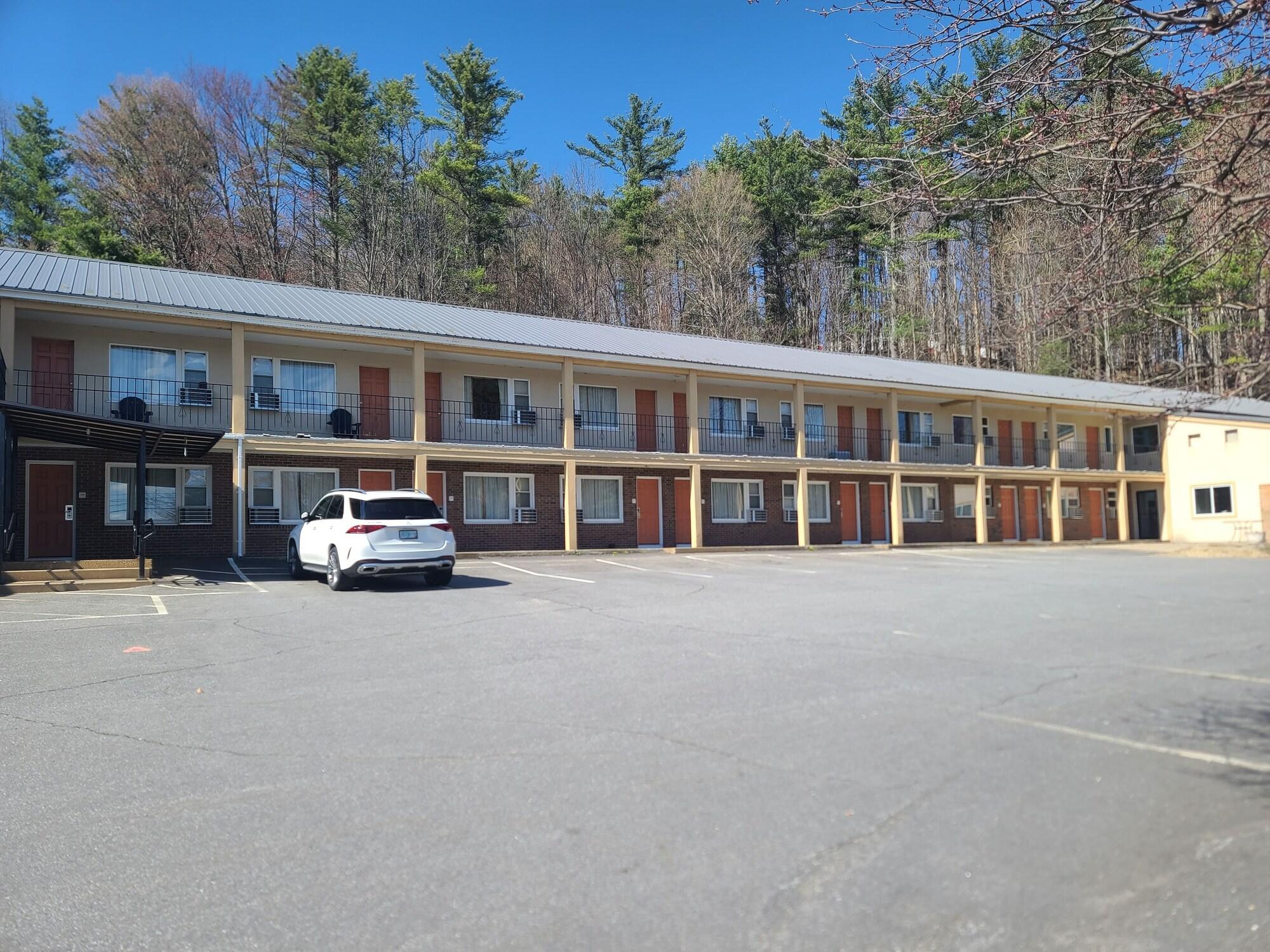 Varios Tilton Lodge Inn and Suites