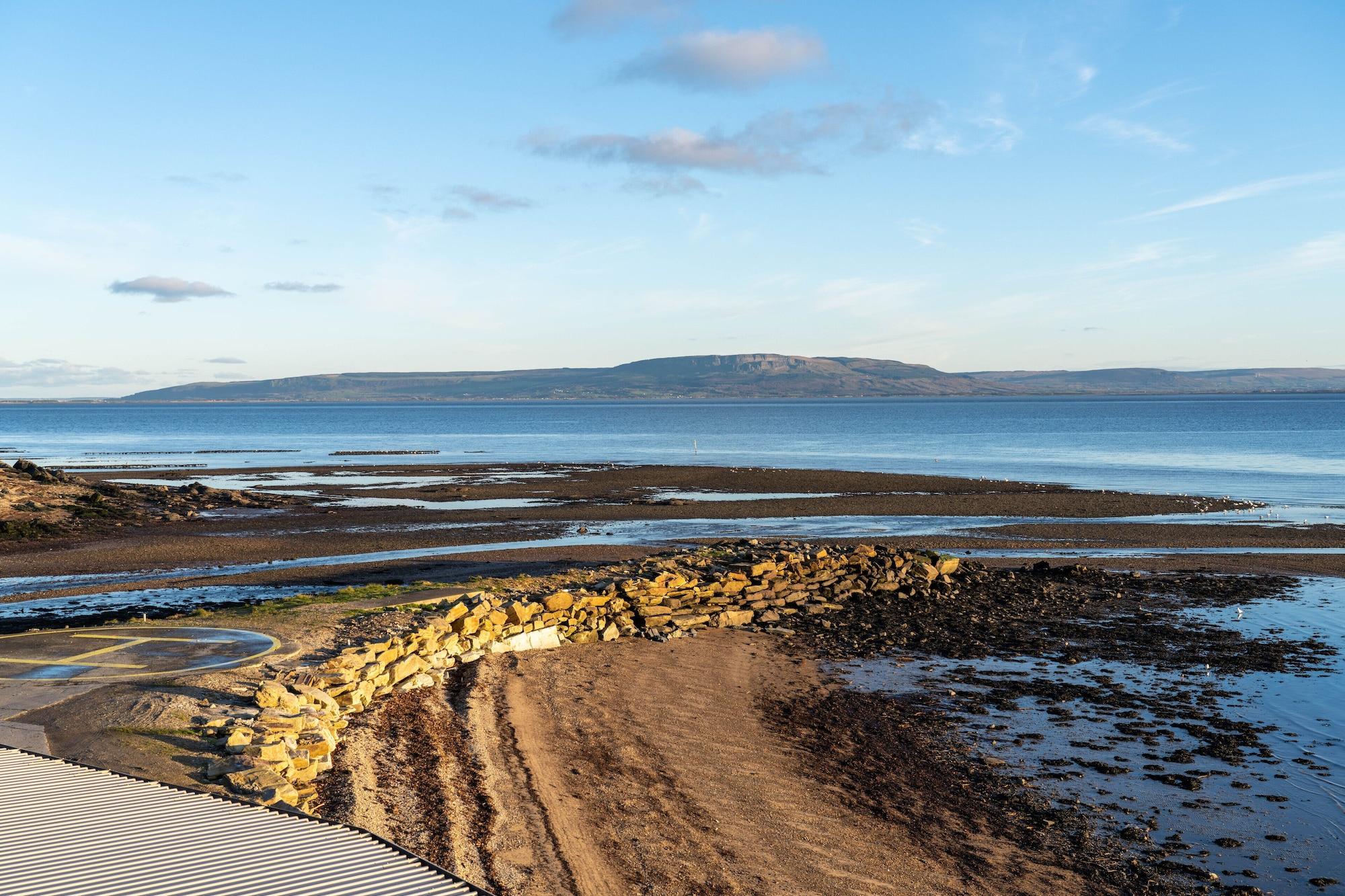 Vista Exterior Redcastle Hotel, Golf & Spa