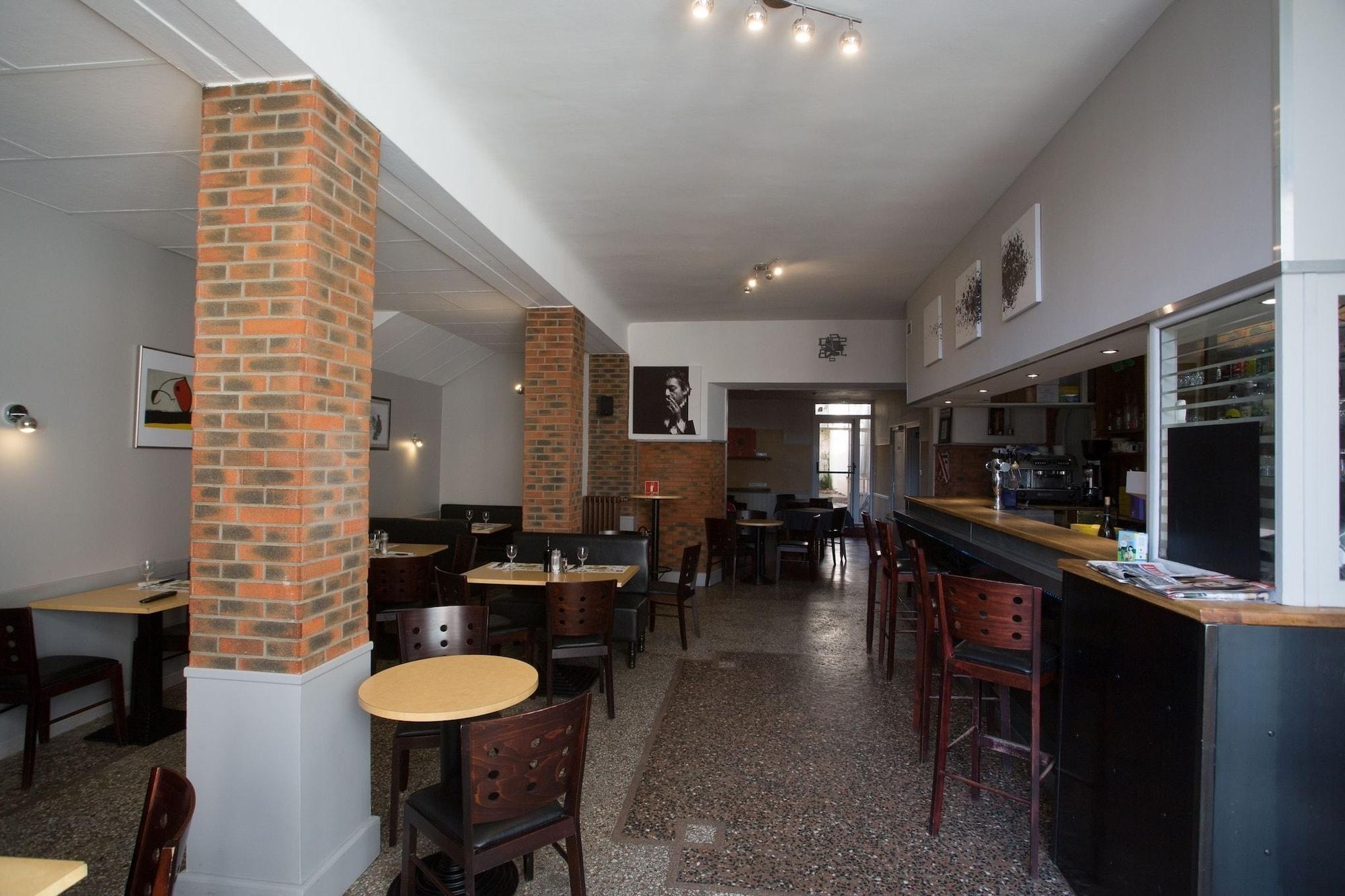 Bar/Salón Hotel Bayle