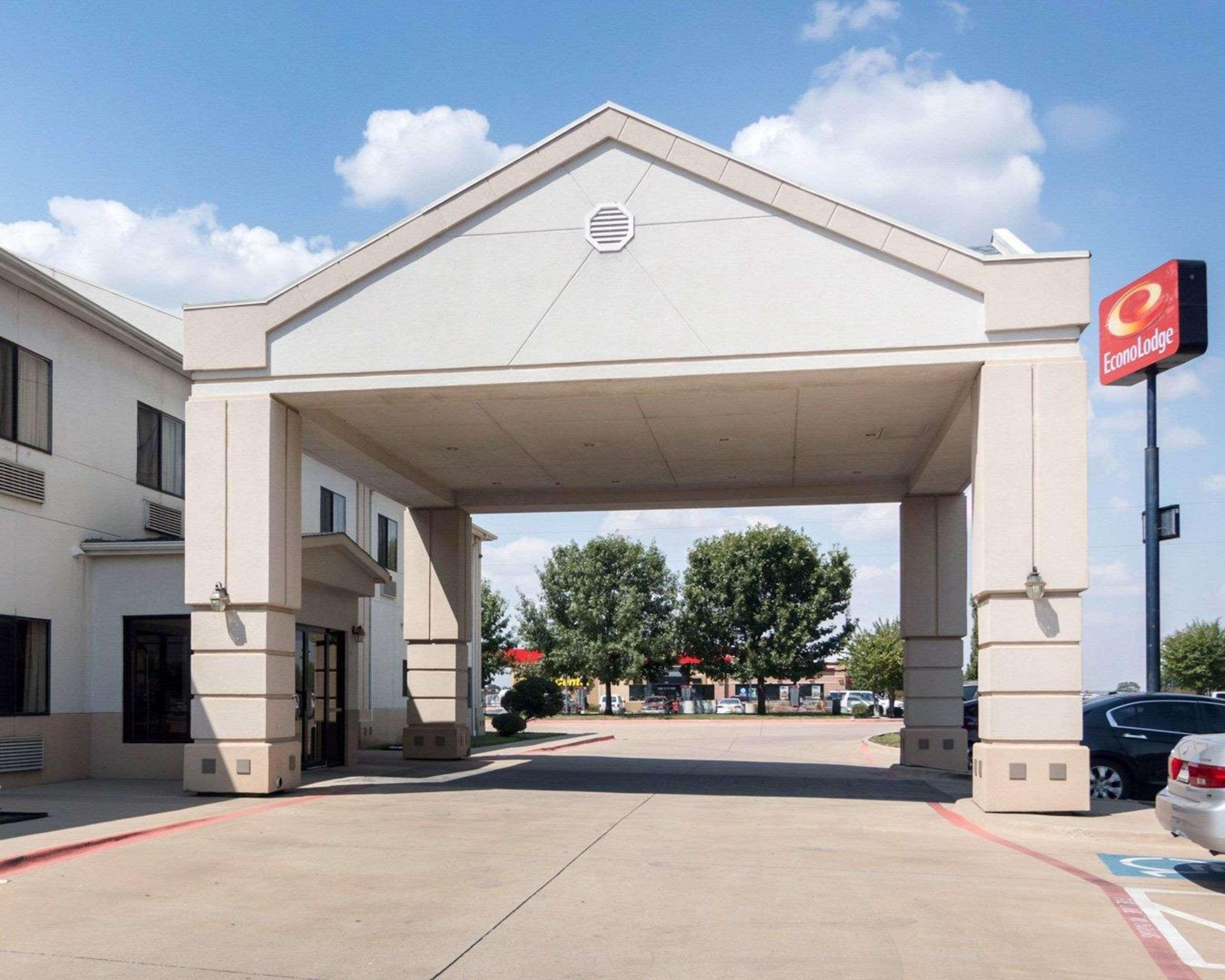 Vista Exterior Econo Lodge Weatherford
