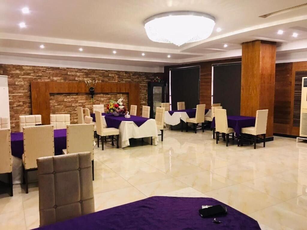Vista Lobby Royaute Luxury Hotel Sialkot