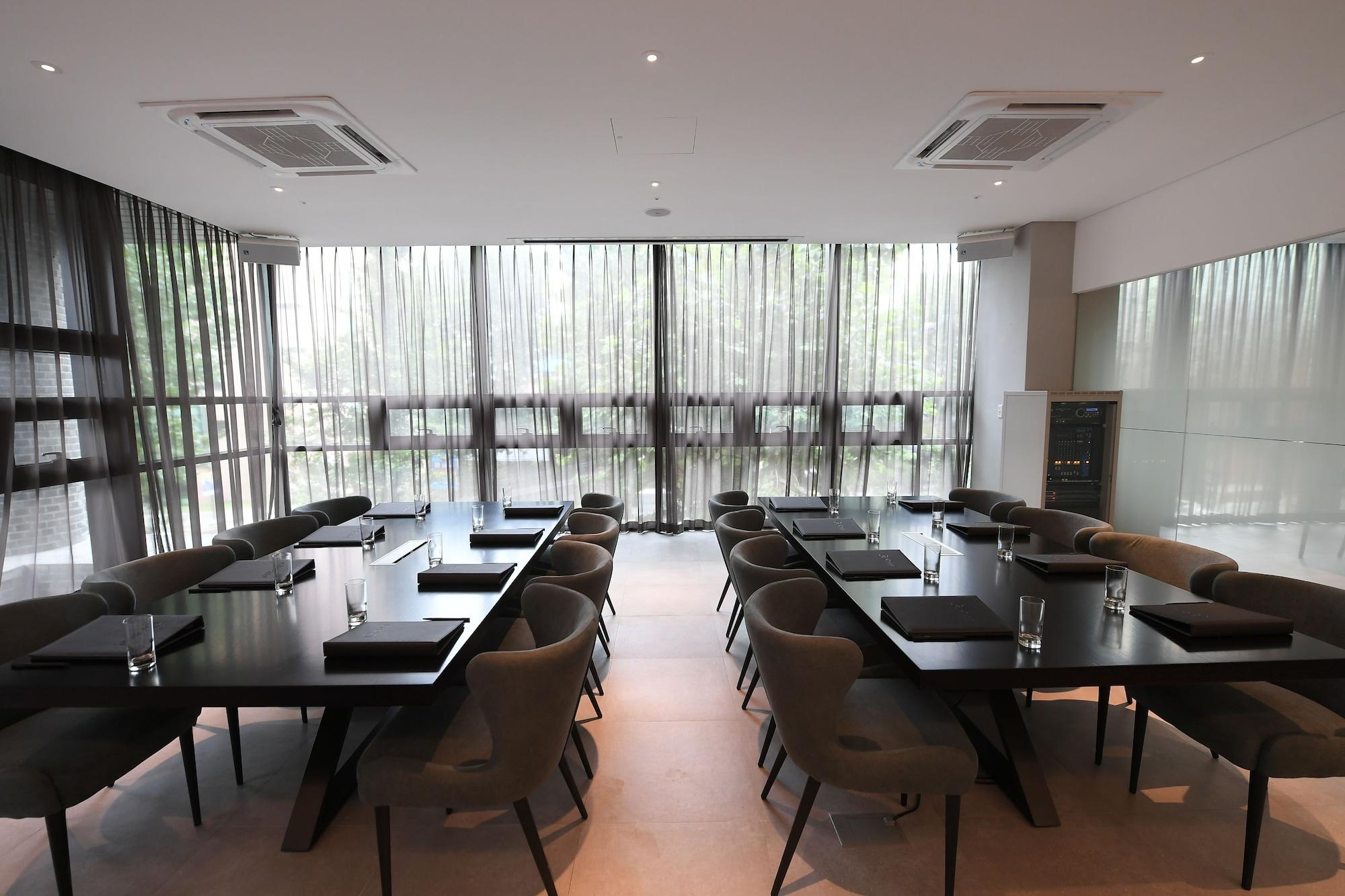 Sala de Reuniones Orakai Daehakro Hotel, BW Signature Collection