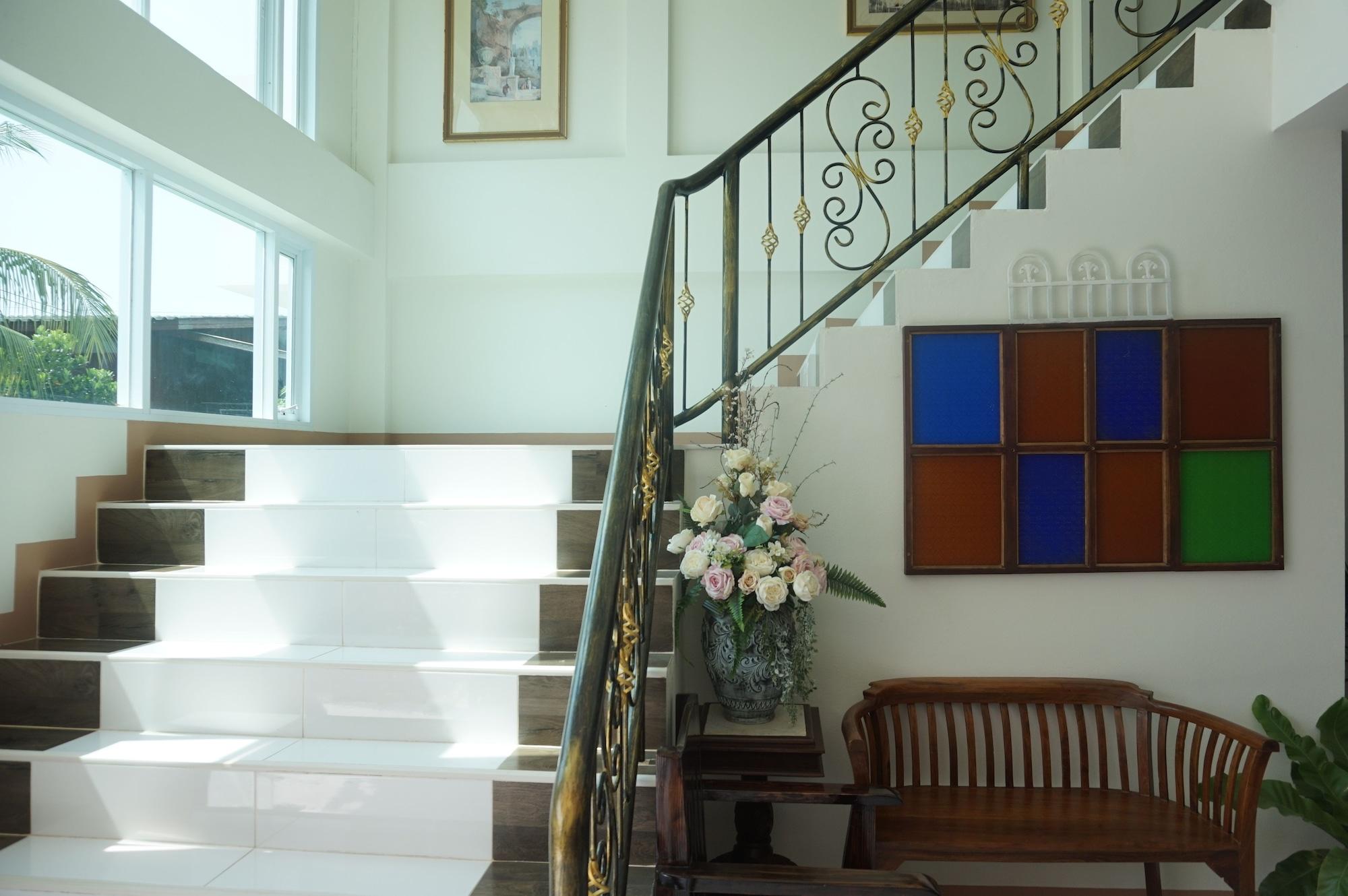 Varios Maesot Siri Hotel