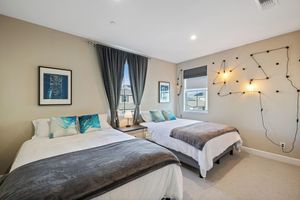 Alquiler Vacacional - Spanish Elegant Elk Grove Model Home 4,039 Sq.Ft &Free Additional 1B1B