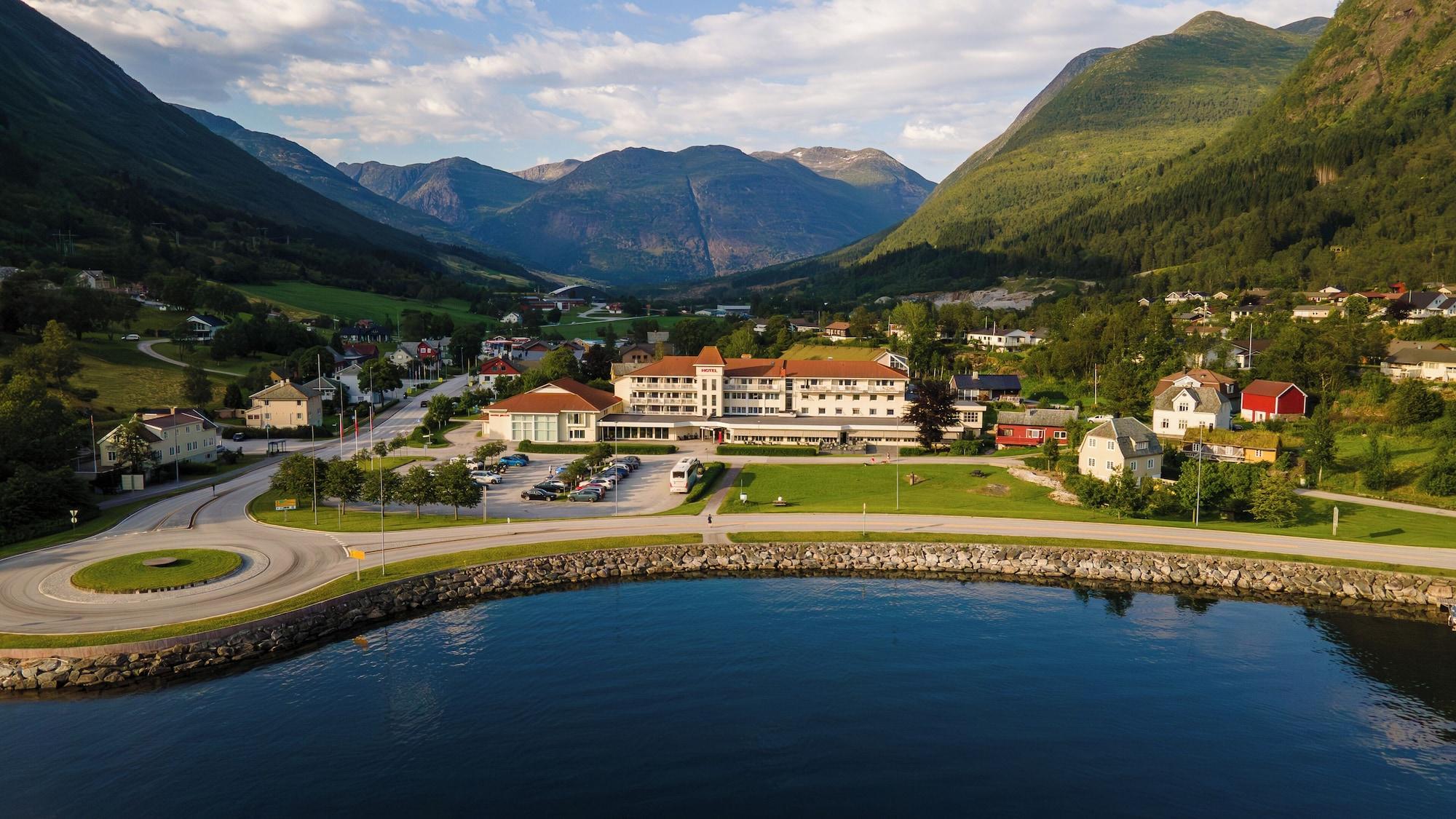 Vista Exterior Grand Hotel Skei - Unike Hoteller