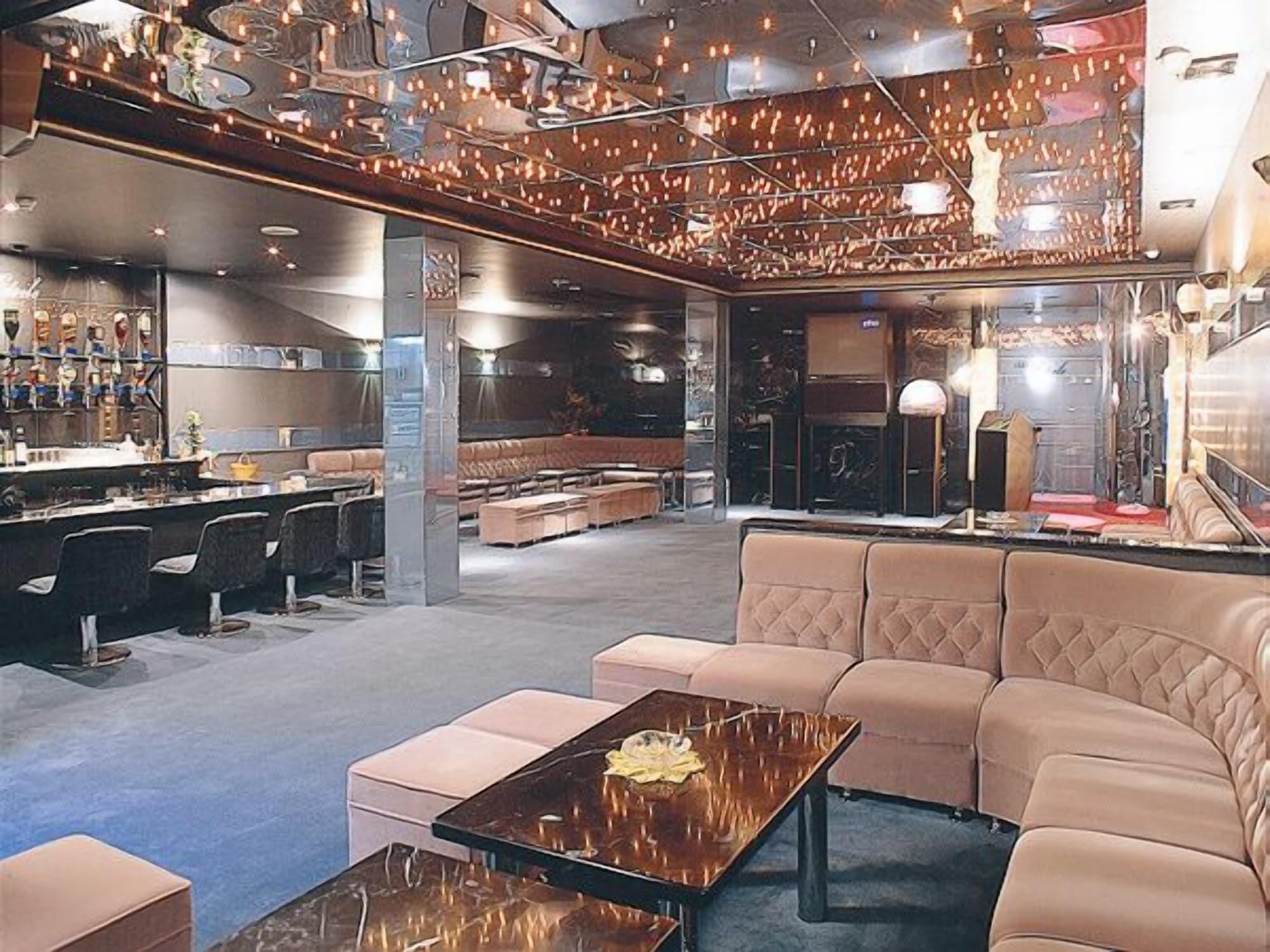 Bar/Salón Hanaya Bekkan