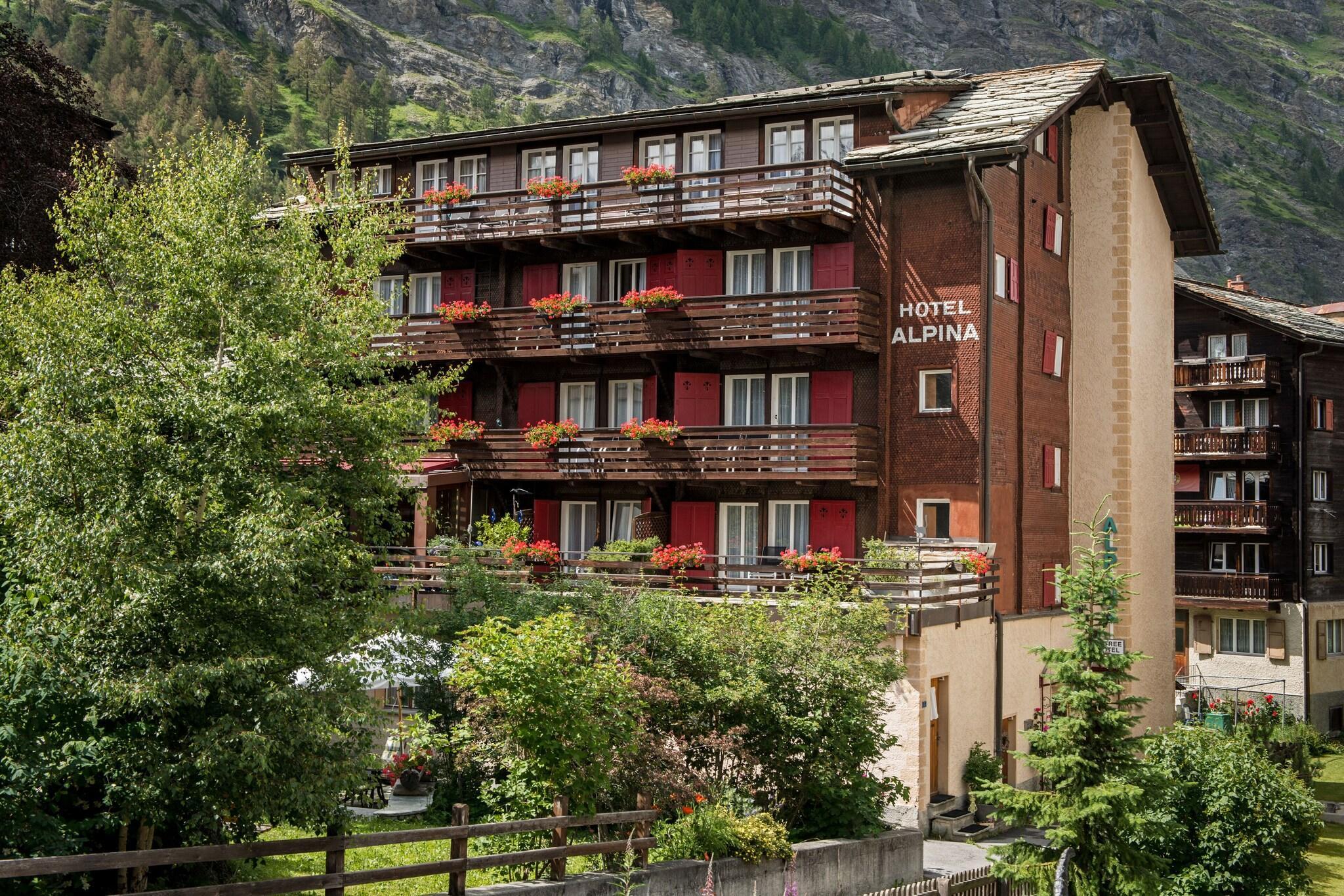 Vista Exterior Hotel Alpina