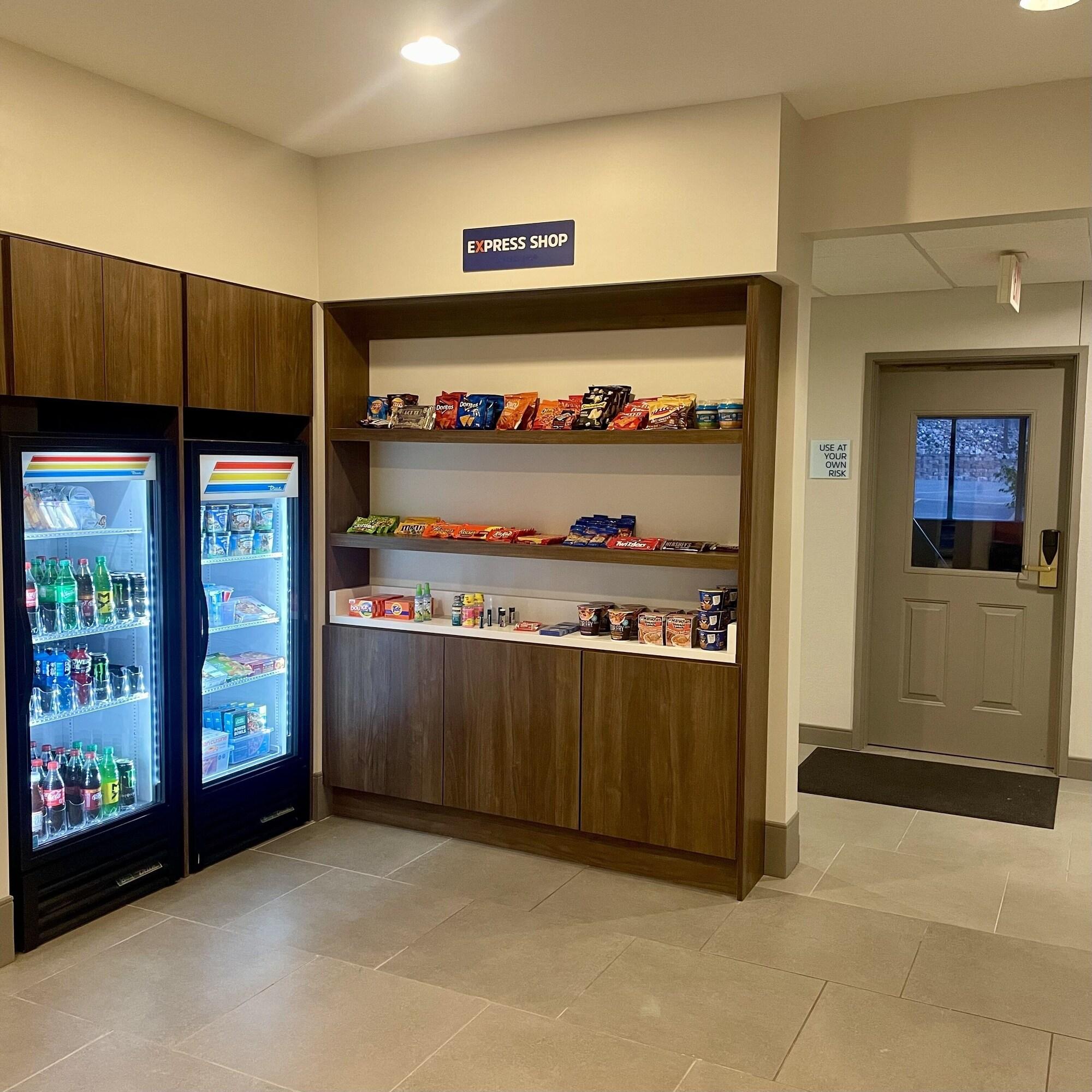 Bar/Salón Holiday Inn Express & Suites Marquette by IHG